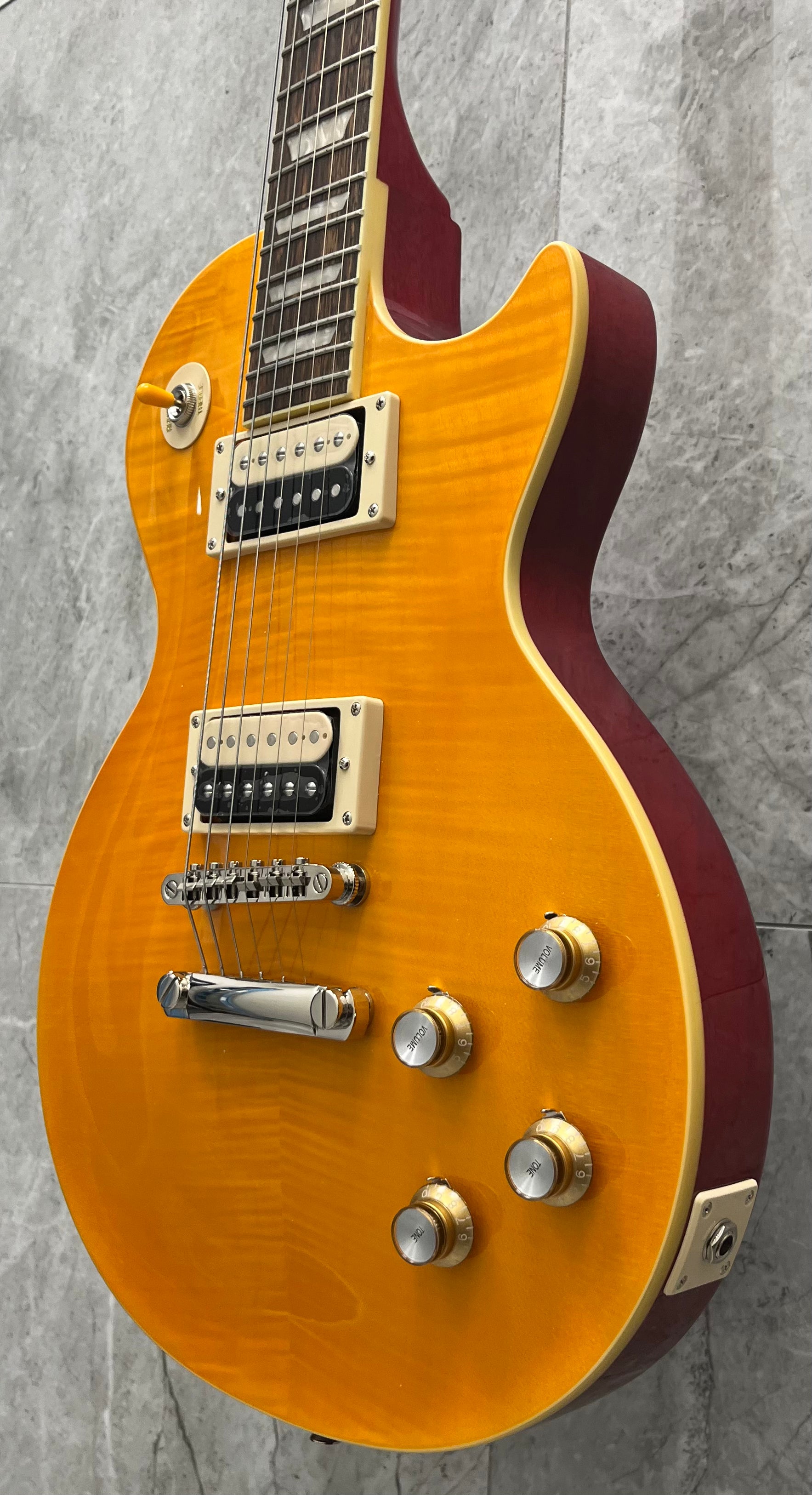 Epiphone Inspired by Gibson Slash Les Paul APPETITE Burst with Custom HardShell Case EILPSLASHAPNH SERIAL NUMBER 21041528151 - 8.4 LBS