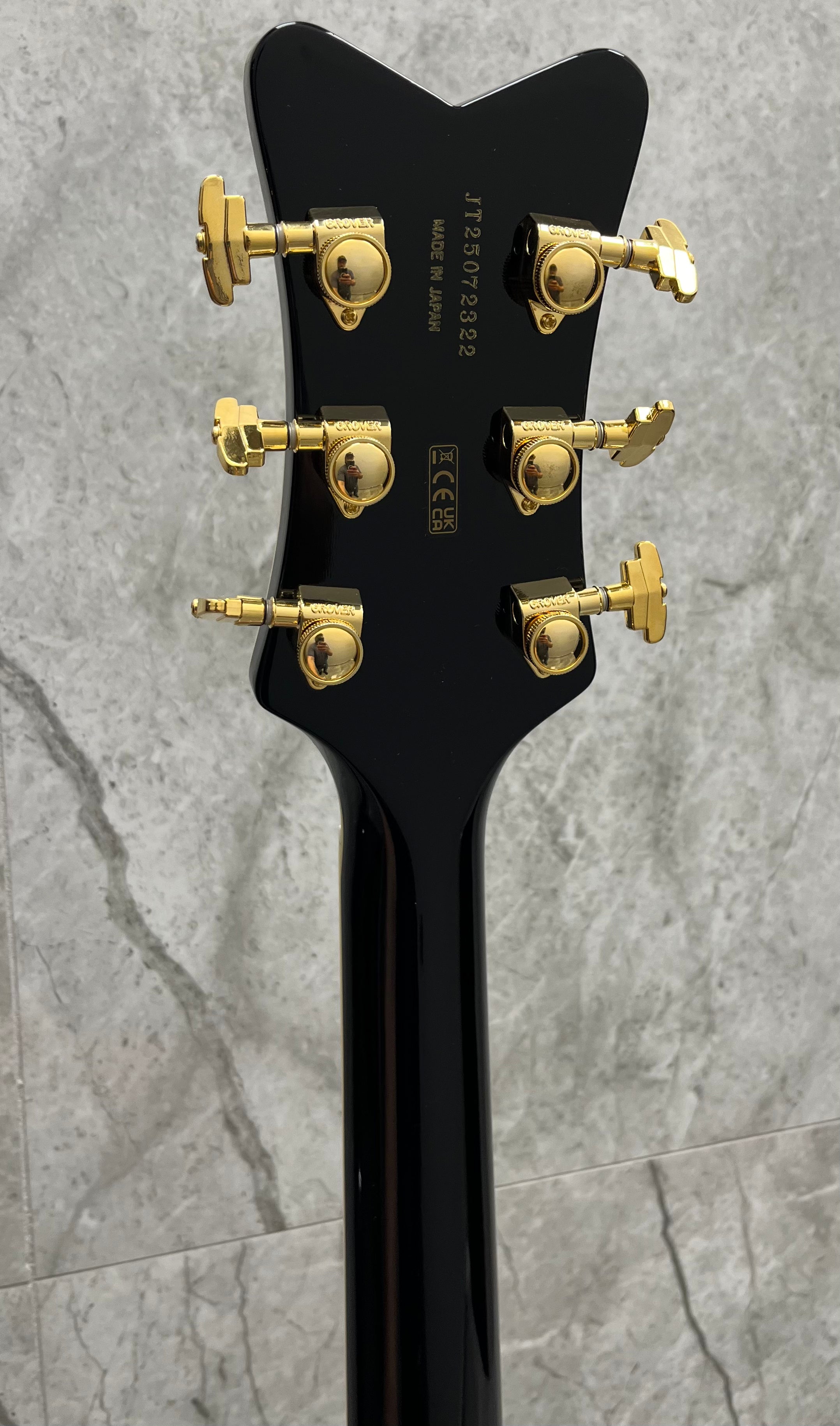 Gretsch MADE IN JAPAN Limited Edition Penguin with String-Thru Bigsby Ebony Fingerboard, Champagne Sparkle 2400585816 SERIAL NUMBER JT25072322 - 8 LBS 14 OZ