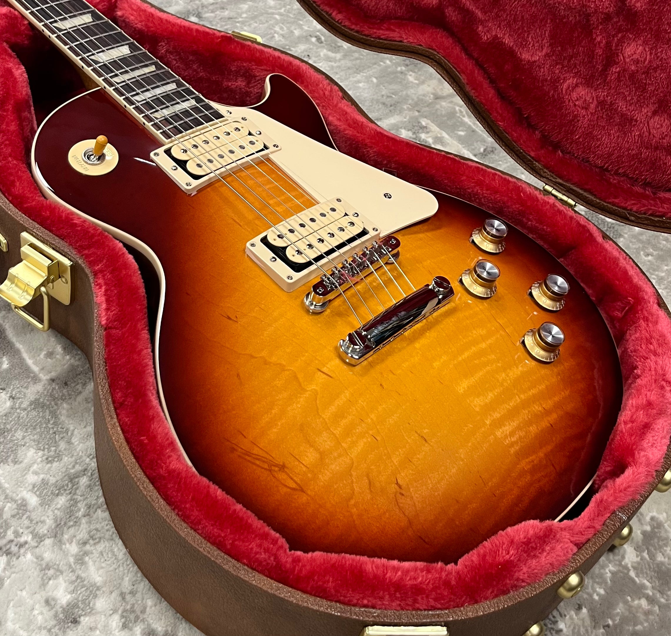 Gibson USA Les Paul Standard 60s Double Trouble Electric Guitar with Hardshell Case - Vintage Bourbon Burst LPS6DCW25VUNH SERIAL NUMBER 212150268 9 LBS 5 OZ