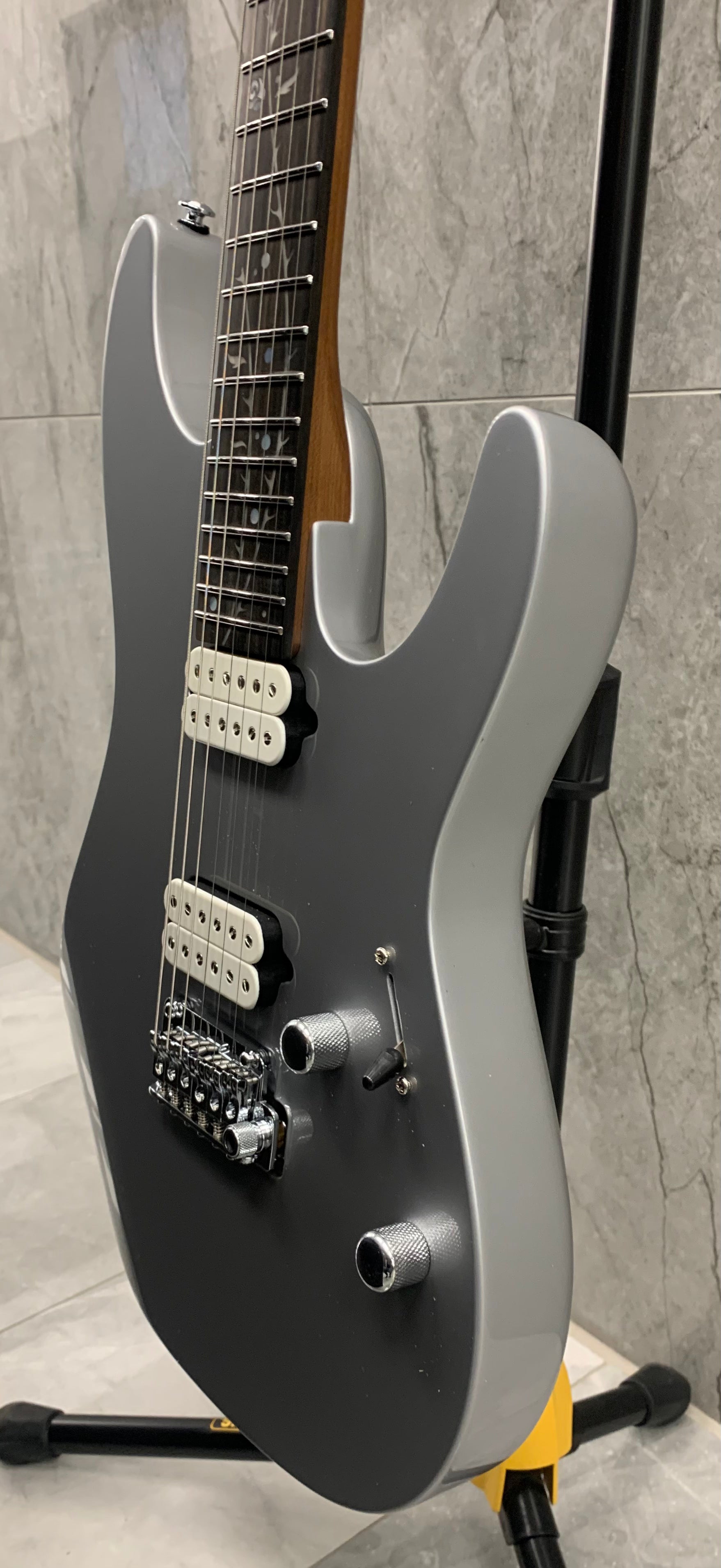 Ibanez TOD10 Tim Henson Signature Electric Guitar - Silver TOD10 SERIAL NUMBER I230806042 - 7.8 LBS