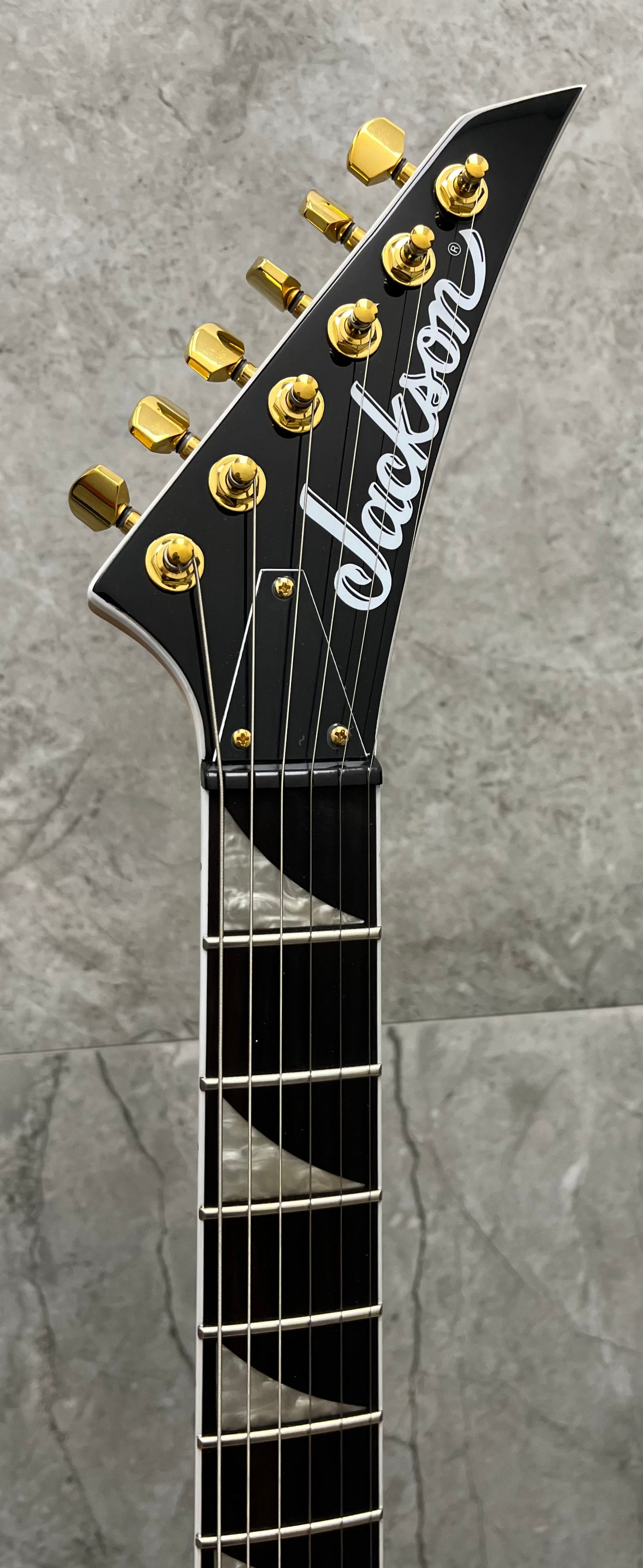 Jackson Pro Rhoads RRT-5 Ebony Fingerboard, Gloss Black 2914331503 SERIAL NUMBER ISJ2403665 - 6.6 LBS