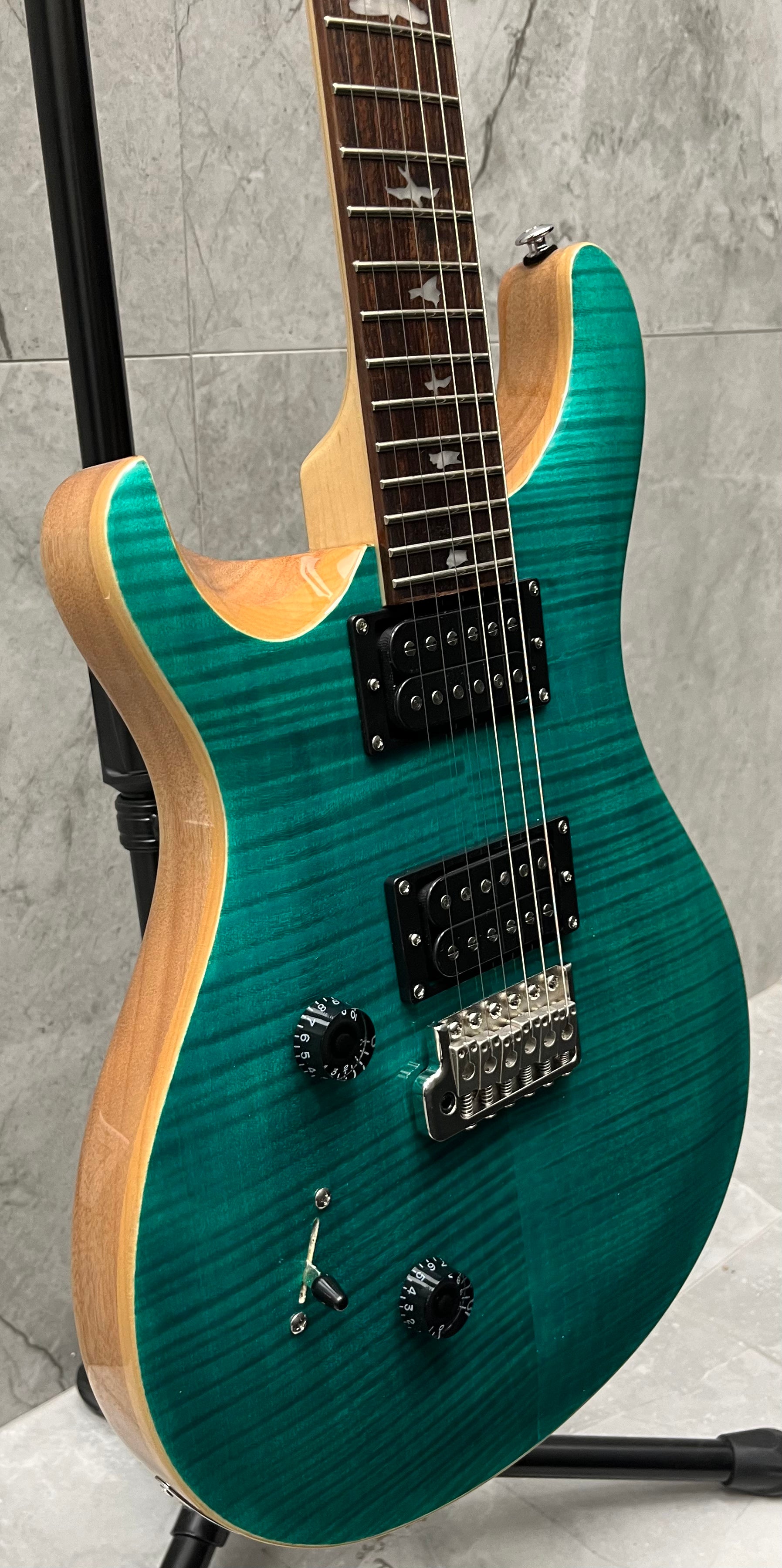 PRS GUITARS SE Custom 24 Lefty Left Handed NEW COLOR TU - Turquoise 111440::TU: SERIAL NUMBER CTIG003310 - 7.8 LBS