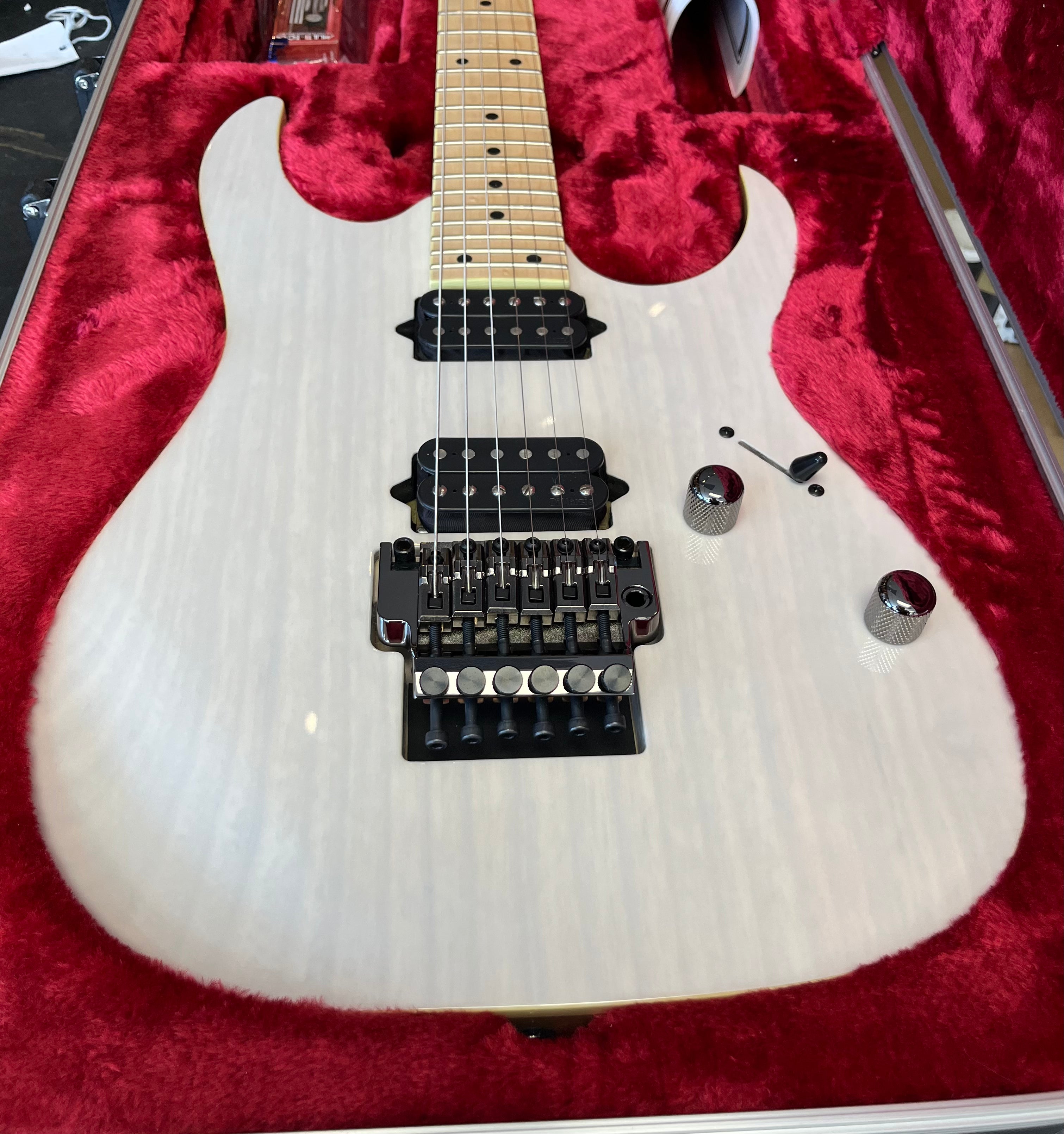 Ibanez Prestige Made in Japan RG652AHM Antique White Blonde RG652AHMAWD SERIAL NUMBER F2431902 - 8.2 LBS