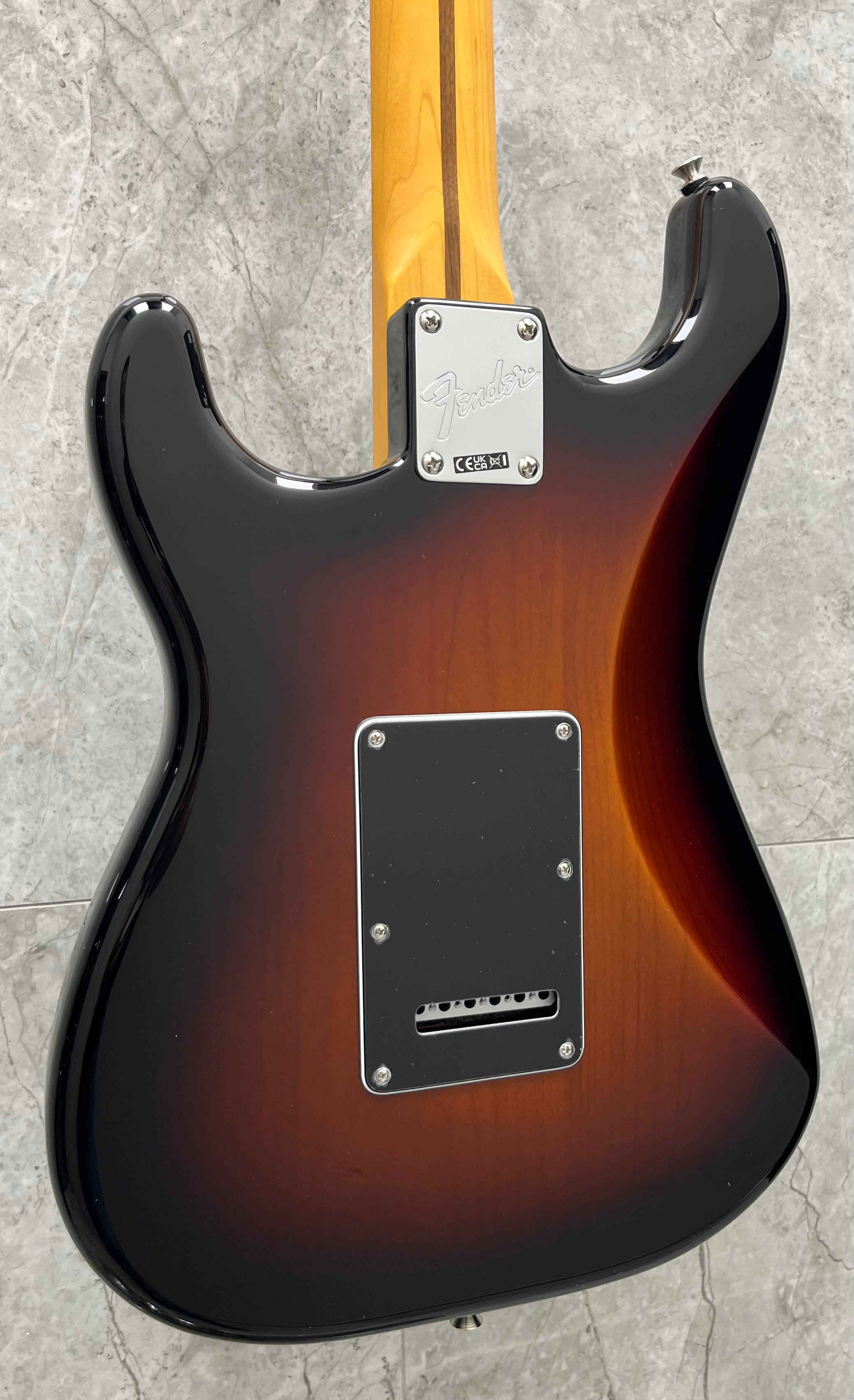 Fender American Professional Classic Stratocaster HSS Maple Fingerboard, 3-Color Sunburst 0114952300 SERIAL NUMBER US25097439 - 8.0 LBS