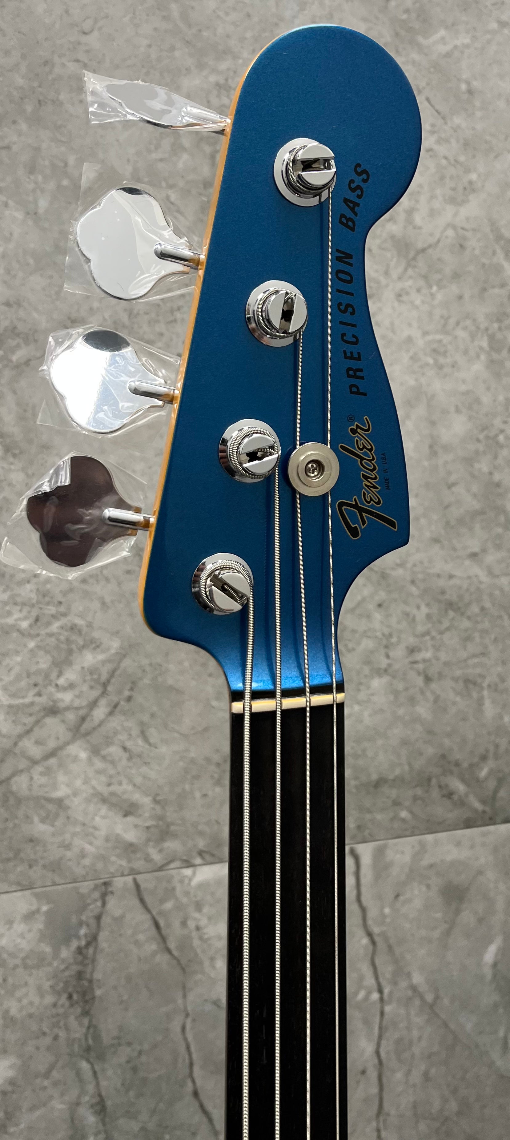 Fender USA Tony Franklin Fretless Precision Bass Ebony Fingerboard Lake Placid Blue 0190085802 SERIAL NUMBER US23110121 - 9.0 LBS