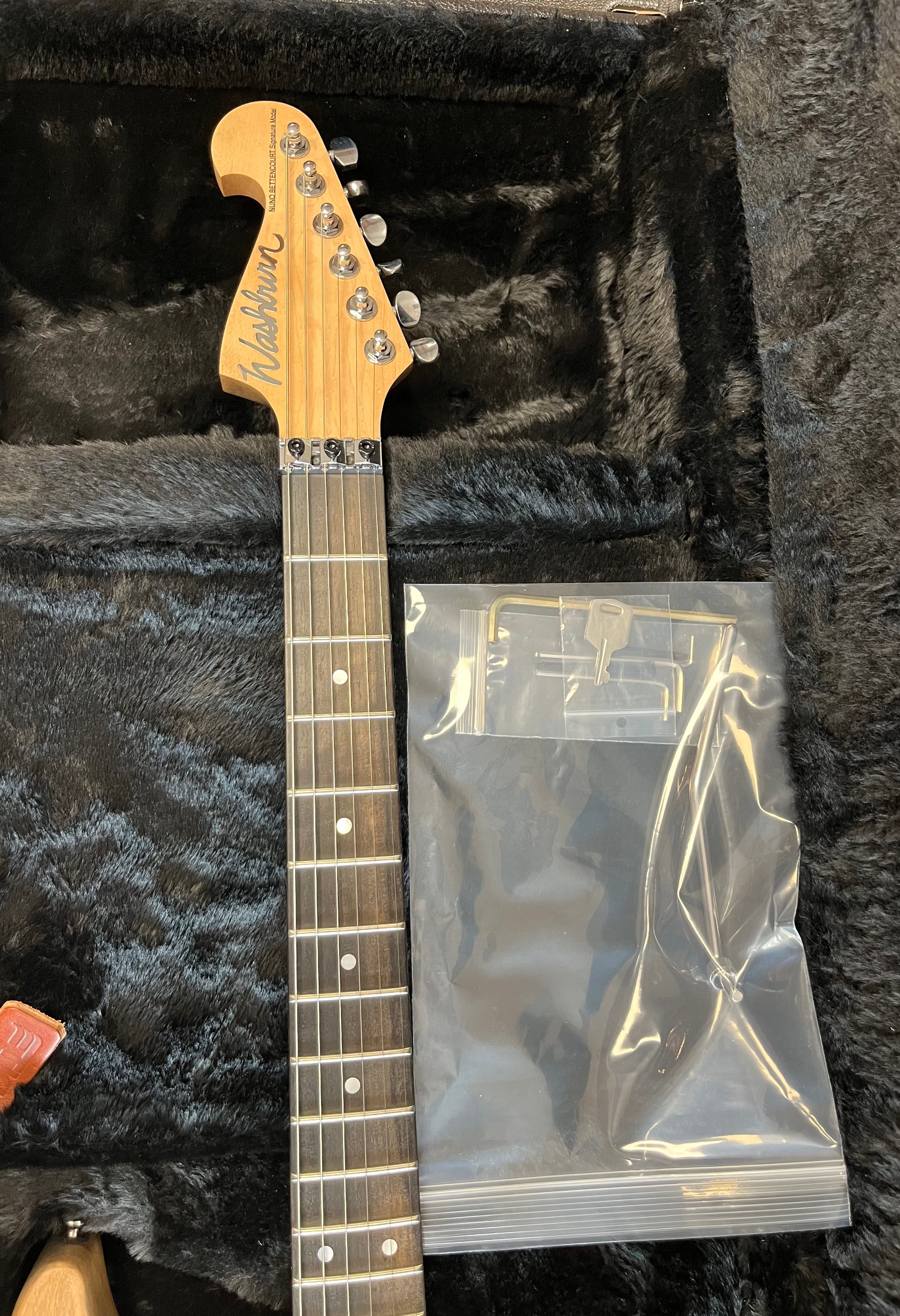 Washburn N4 Authentic Nuno Bettencourt MADE IN THE USA Signature Guitar N4AUTHENTIC-D SERIAL NUMBER 2511597 - 7 LBS 3 OZ