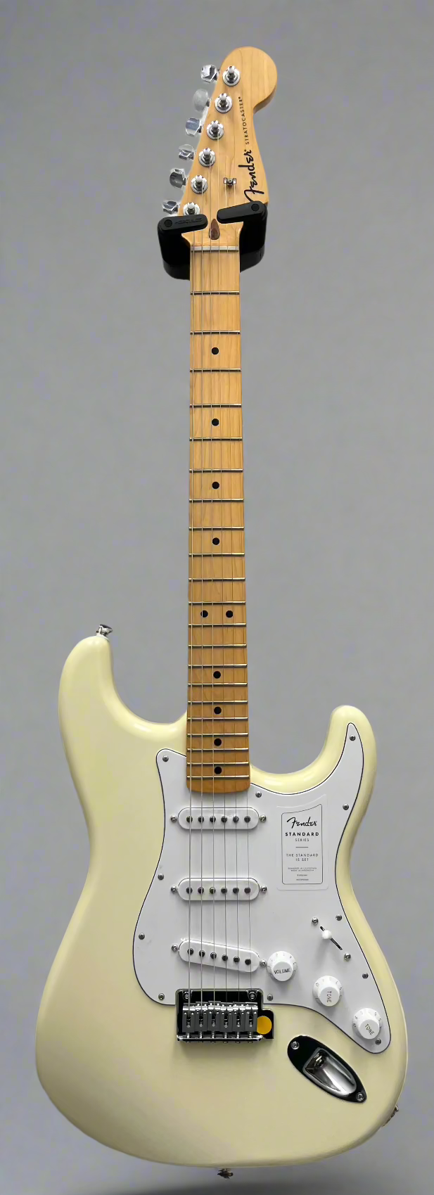 FENDER Standard Stratocaster Maple Fingerboard Olympic White 0266220505 NEW 2025 MODEL