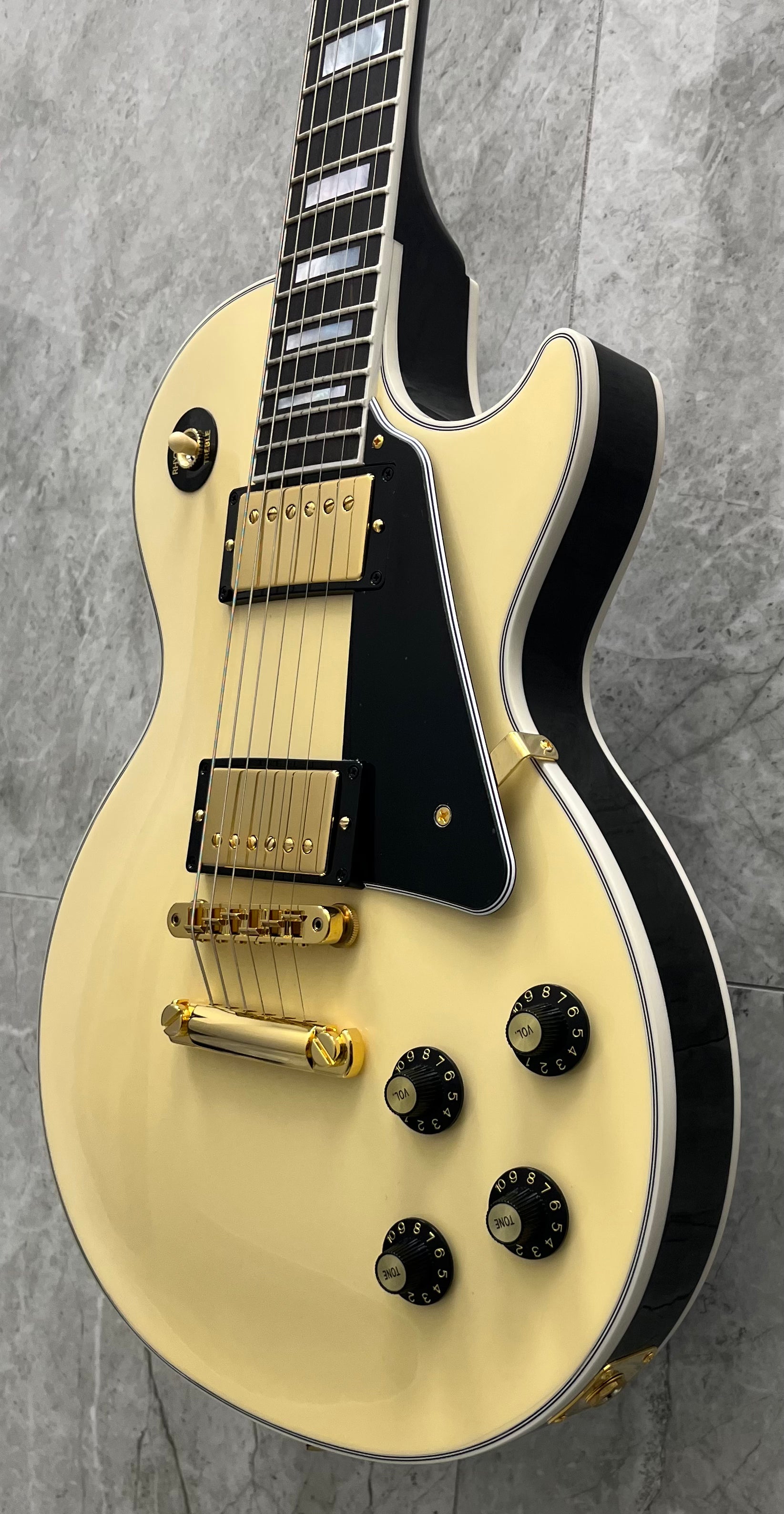 Gibson USA Les Paul Custom 70s Edition Buttercream LPCU700BCGH SERIAL NUMBER 202150251 - 9 LBS 9 OZ
