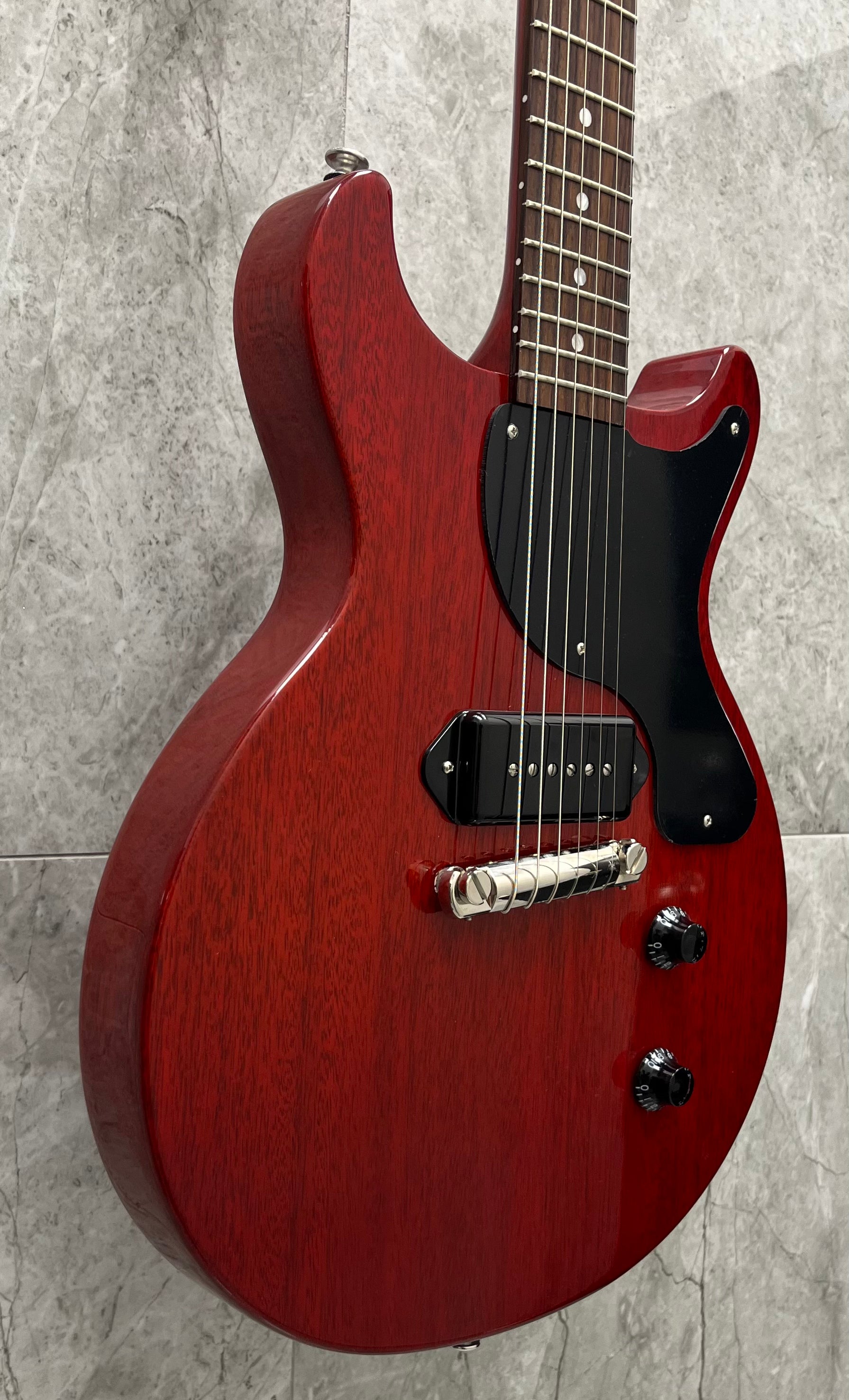 Gibson USA Les Paul Junior Double Cut Electric Guitar with Hardshell Case - Vintage Cherry LPJD00VENH SERIAL NUMBER 213650086 - 6 LBS 11 OZ