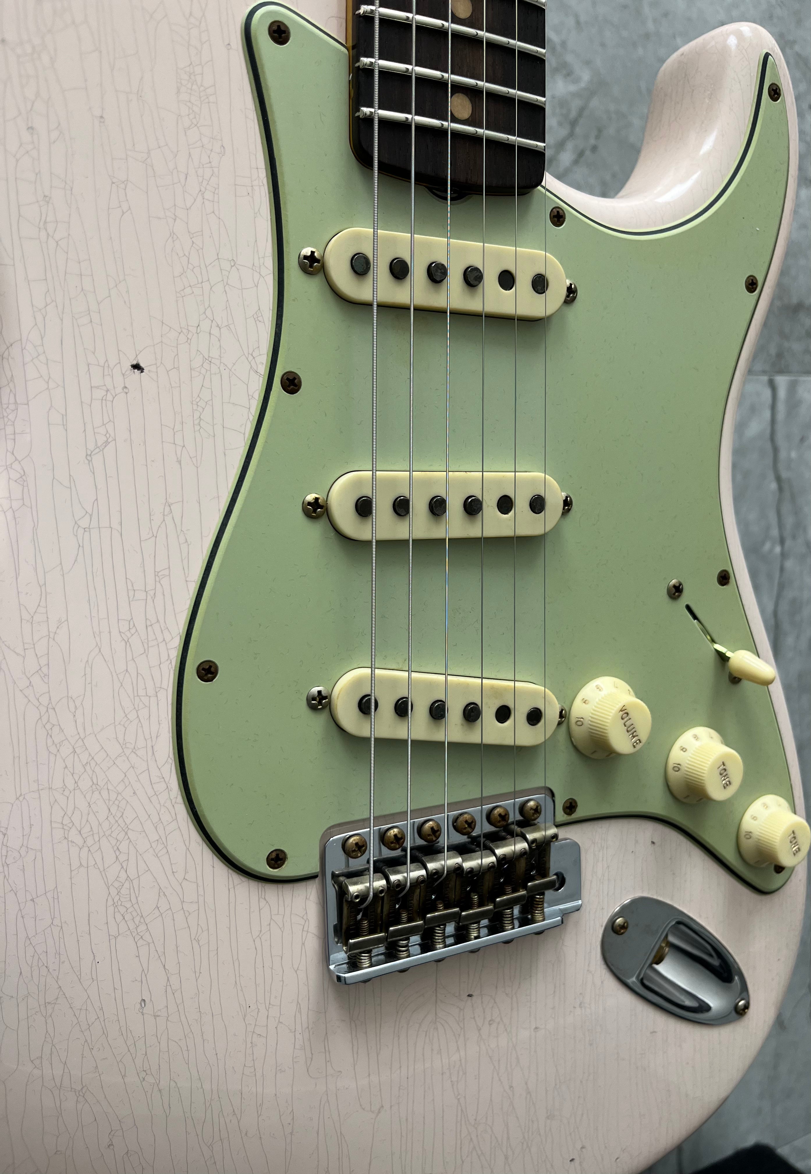 Fender USA Custom Shop 1959 Stratocaster Journeyman Relic 3A Rosewood Fingerboard, Super Faded Aged Shell Pink 9236091088 SERIAL NUMBER CZ582653 - 7.6 LBS