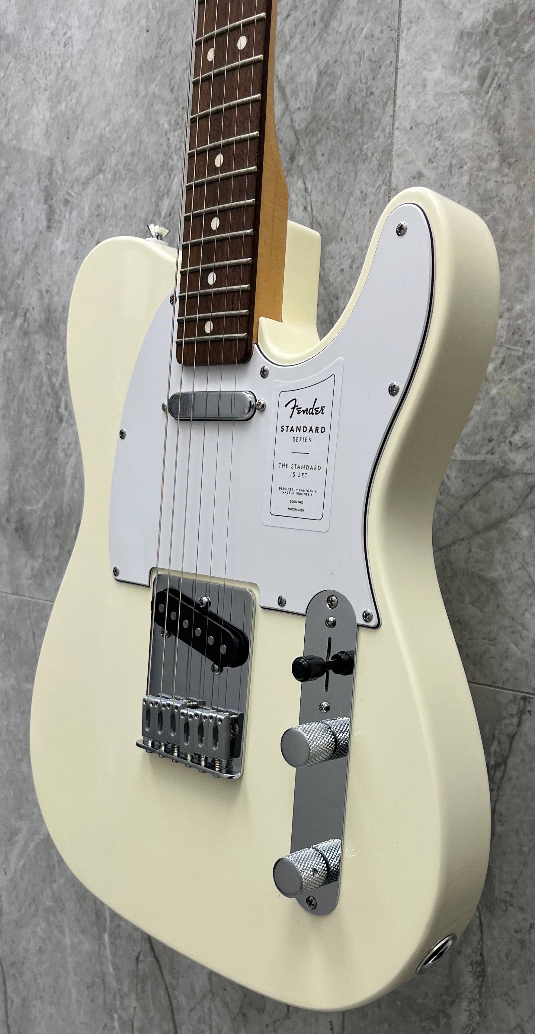 FENDER Standard Telecaster White Pickguard, Olympic White 0266040505 NEW 2025 MODEL SERIAL NUMBER ISFL24001049 - 8.6 LBS