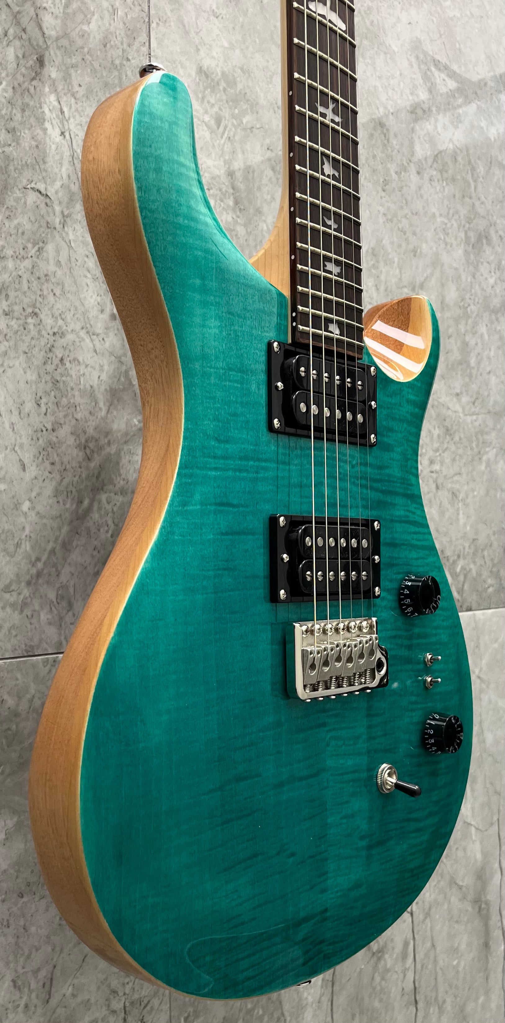 PRS Guitars SE Custom 24-08 Electric Guitar with Gigbag - Turquoise 107994::TU: SERIAL NUMBER CTIG045839 - 7.4 LBS