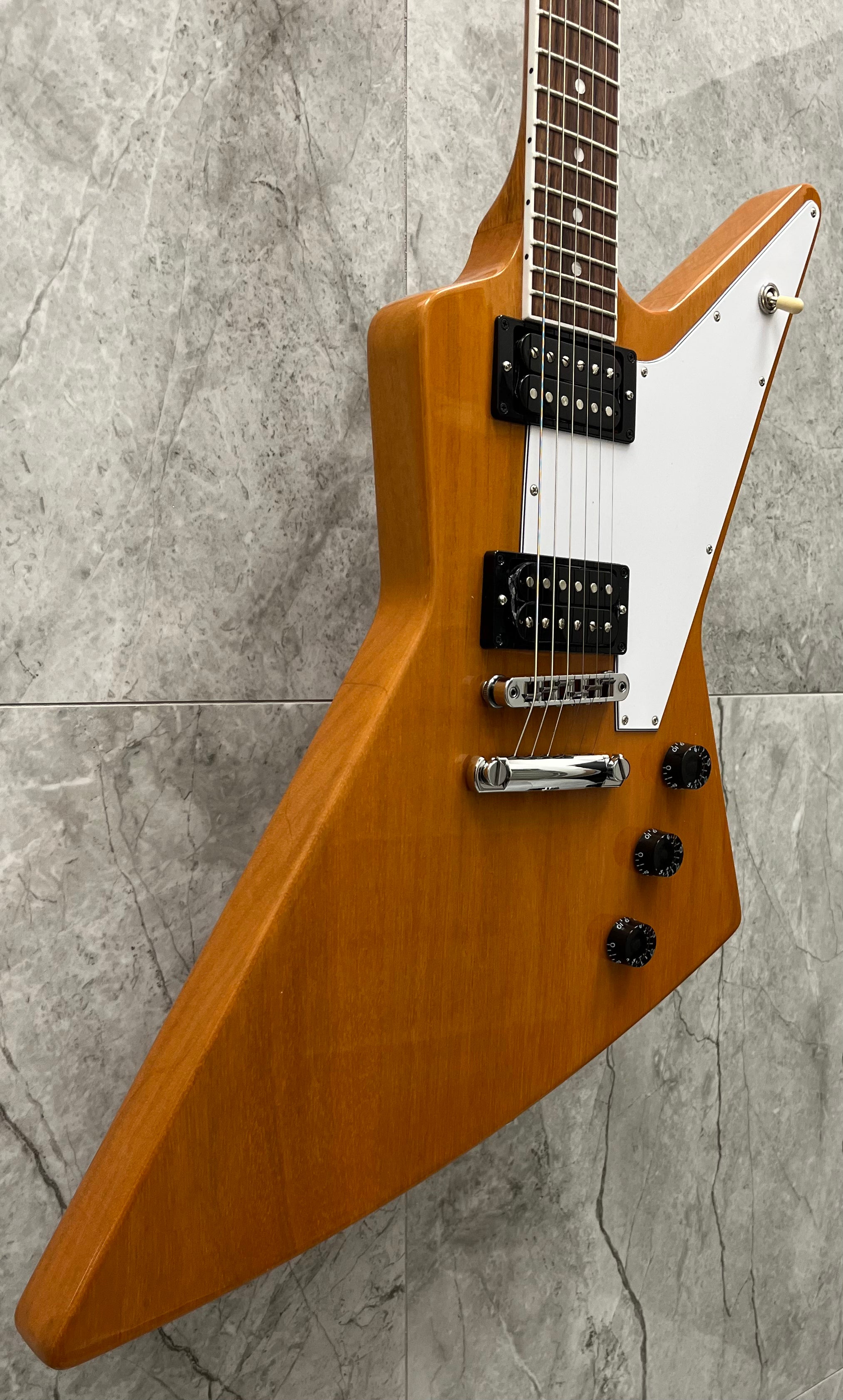 Gibson USA 70s Explorer Antique Natural DSXS00ANCH SERIAL NUMBER 217550335 - 7.0 LBS
