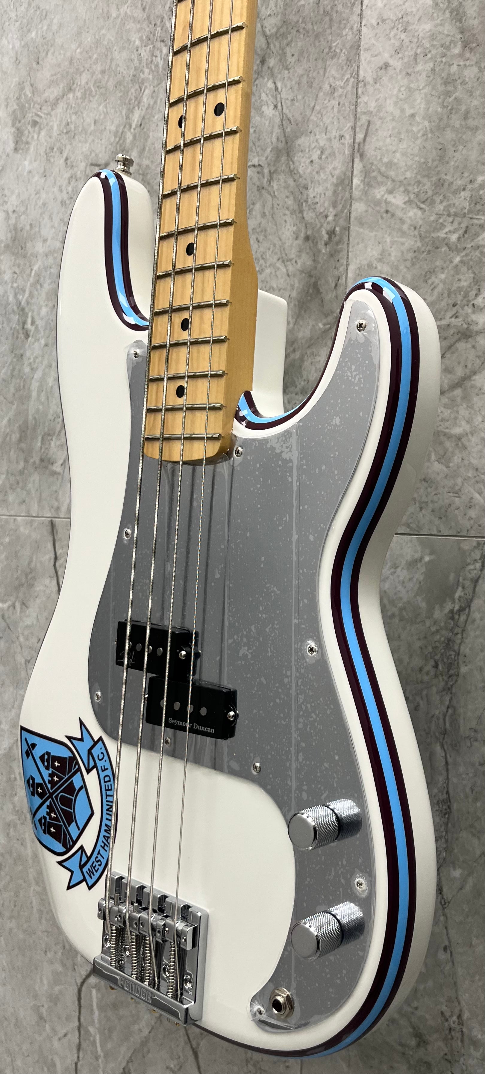 Fender Steve Harris Precision Bass, Maple Fingerboard, Olympic White 0141032305 SERIAL NUMBER MX25120951 - 11 LBS 12 OZ