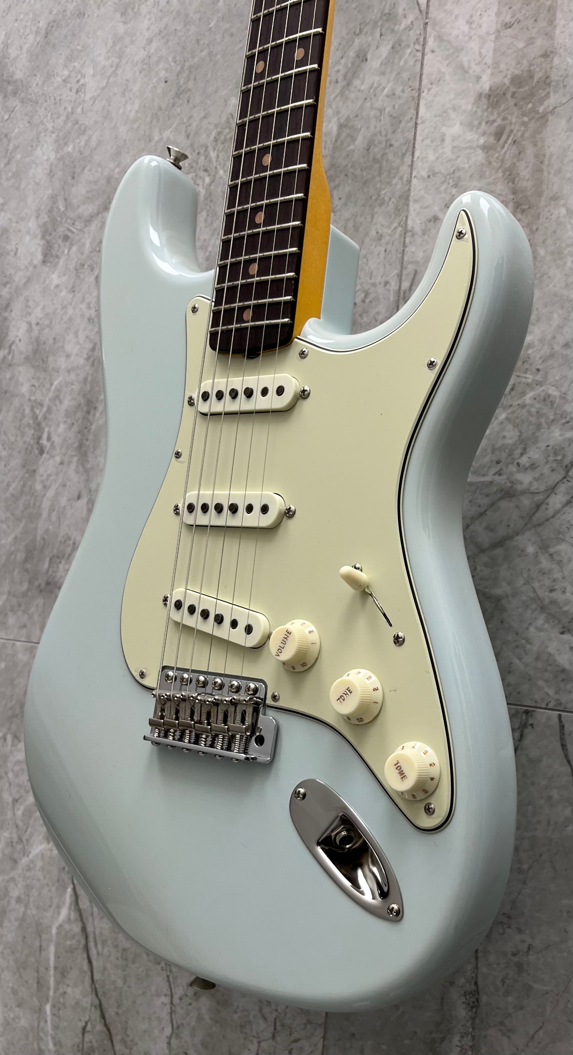 Fender Custom Shop Vintage Custom 1959 Stratocaster NOS, 3A Rosewood Fingerboard, Faded Aged Sonic Blue 9236091136 SERIAL NUMBER R146432 - 7.8 LBS