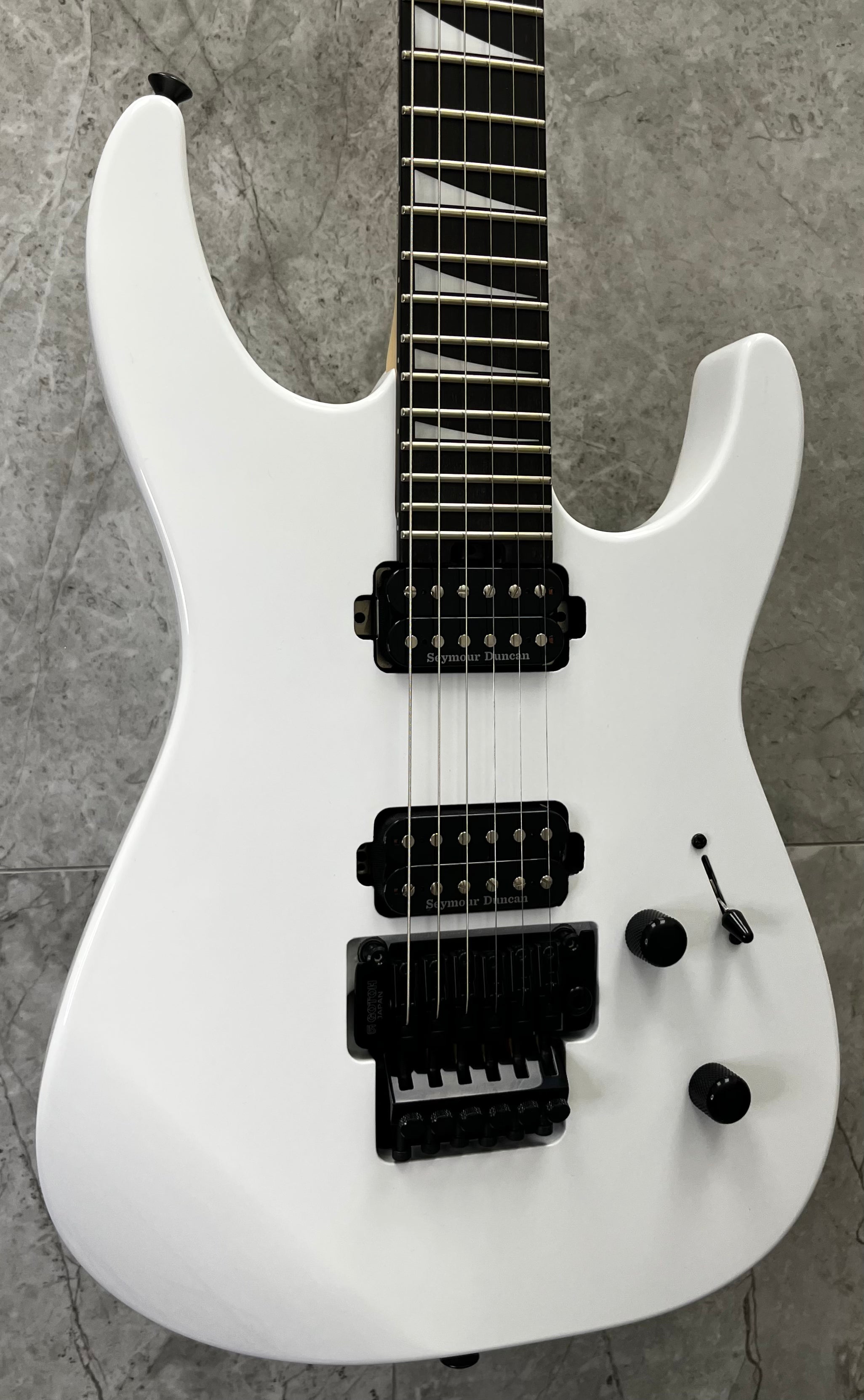 Jackson Made in Japan MJ Series Dinky DKR, Ebony Fingerboard, Snow White 2904009276 SERIAL NUMBER JFJ2500138 - 7 LBS 1 OZ