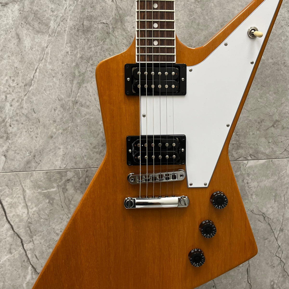 Gibson USA 70s Explorer Antique Natural DSXS00ANCH SERIAL NUMBER