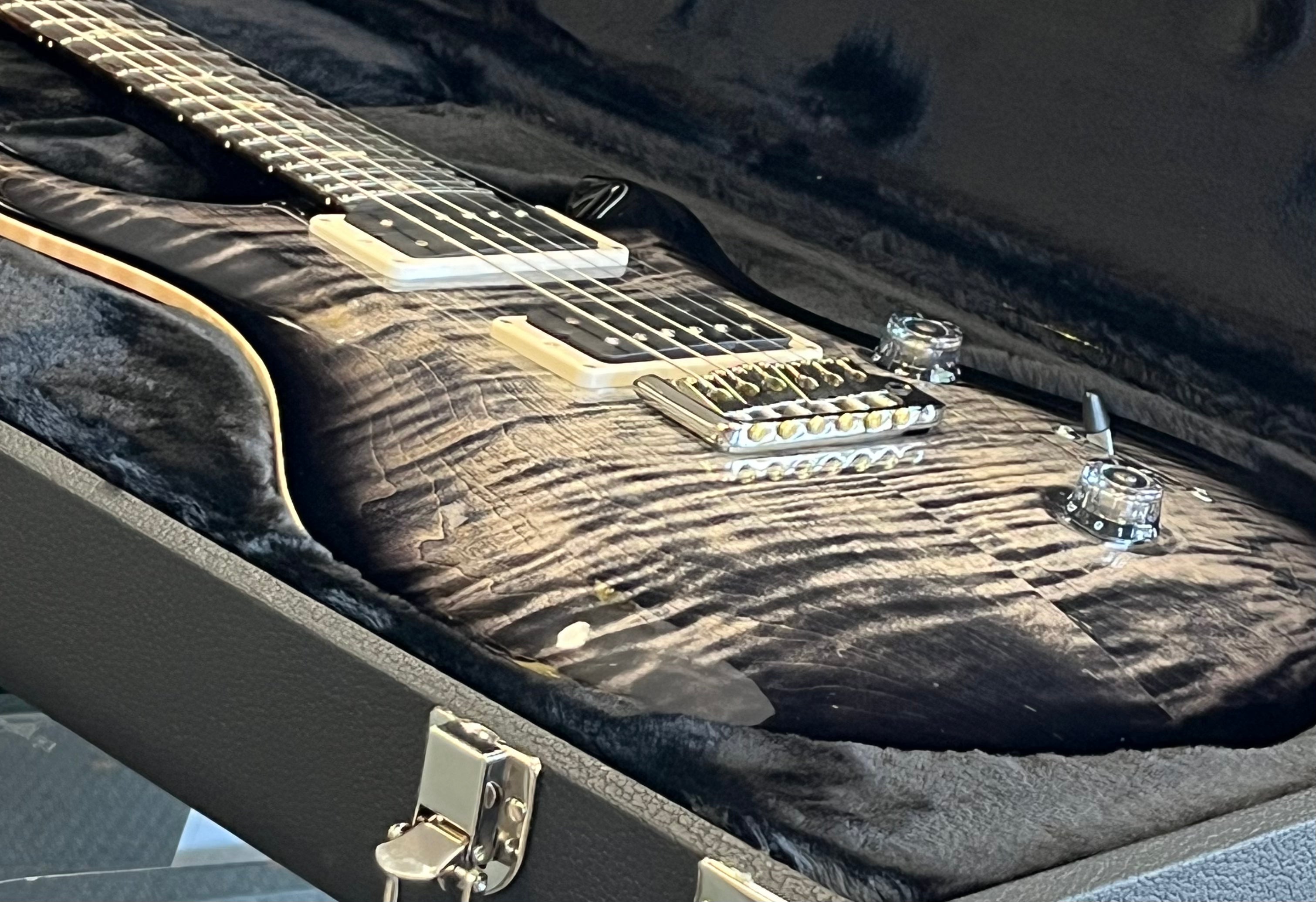 PRS Guitars Custom 24 Electric Guitar w Hardshell Case CB