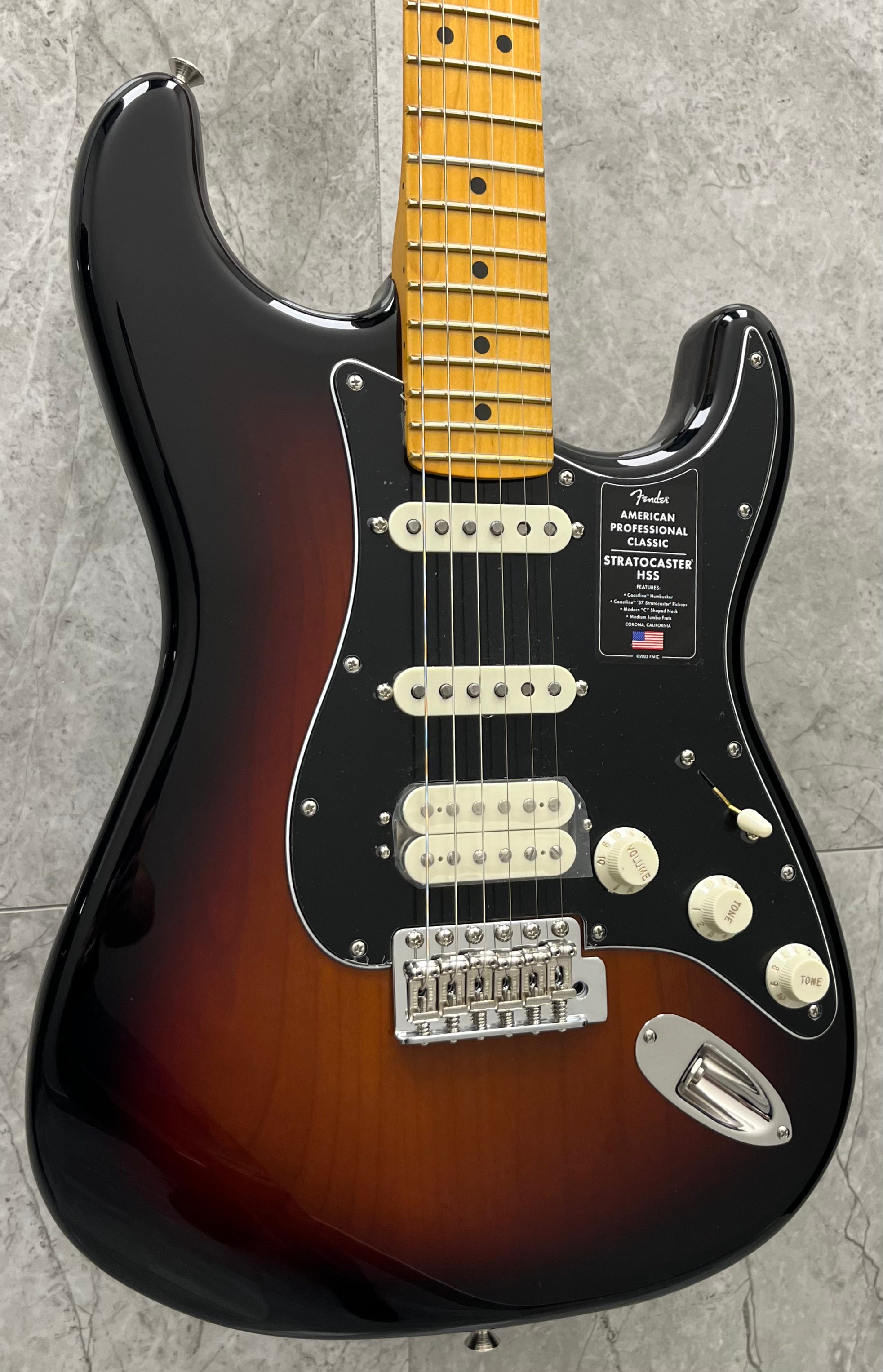Fender American Professional Classic Stratocaster HSS Maple Fingerboard, 3-Color Sunburst 0114952300 SERIAL NUMBER US25097439 - 8.0 LBS