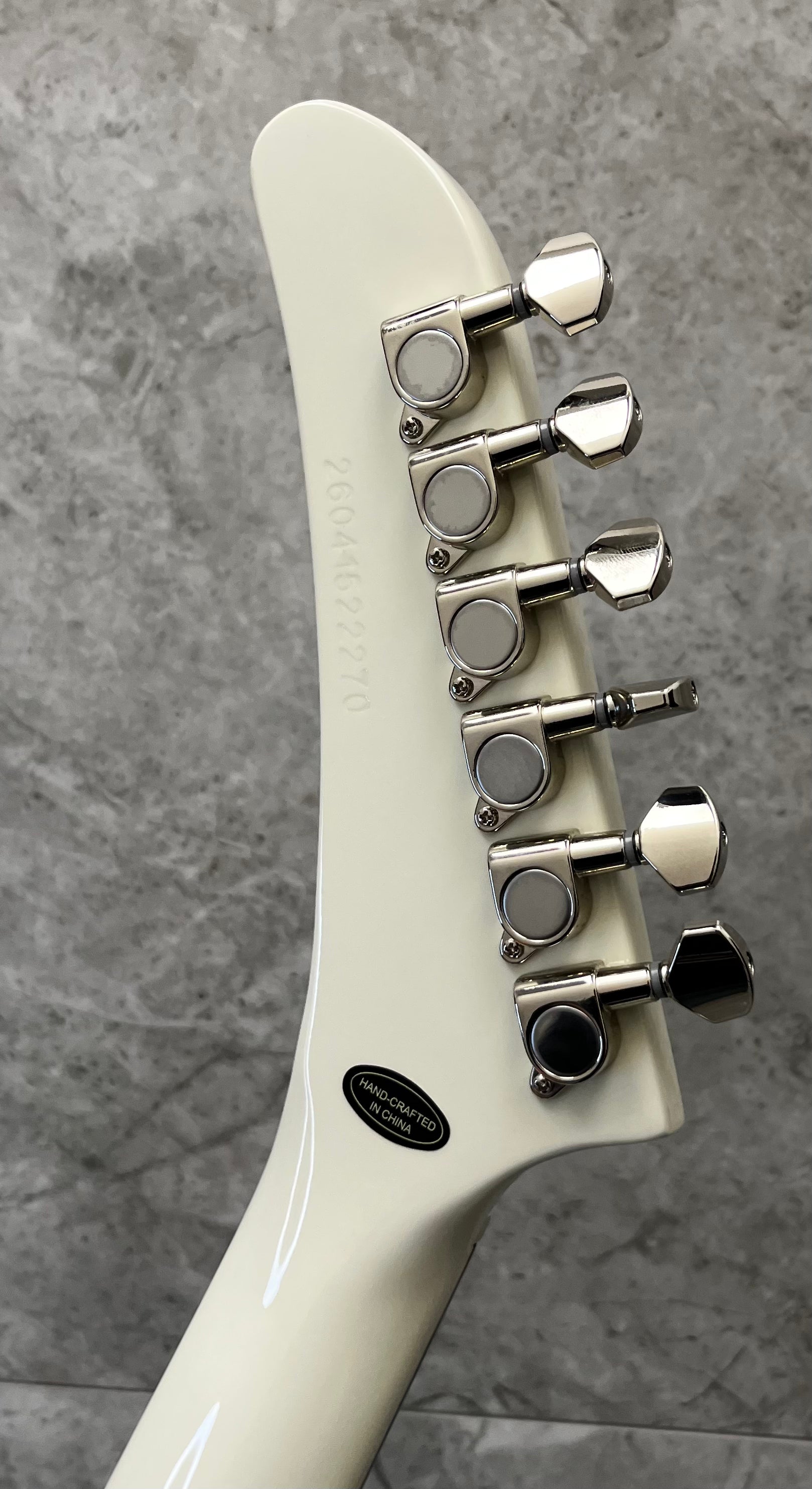 Epiphone Explorer 80s Electric Guitar with Gigbag - Classic White EIEX8CWNH SERIAL NUMBER 26041522270 - 7 LBS 6 OZ