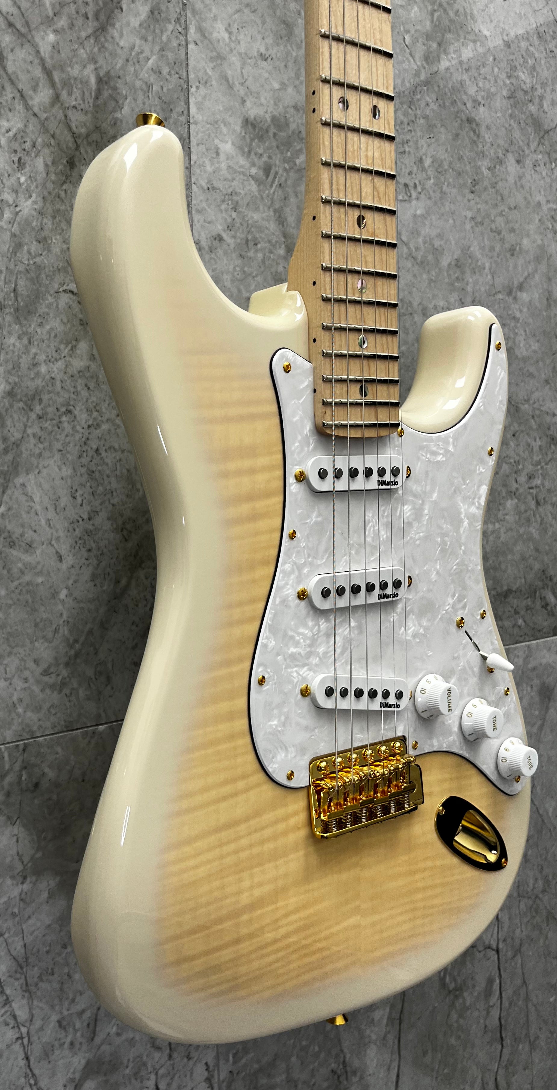 Fender Made in Japan Richie Kotzen Stratocaster Maple Fingerboard Transparent White Burst 5258090350