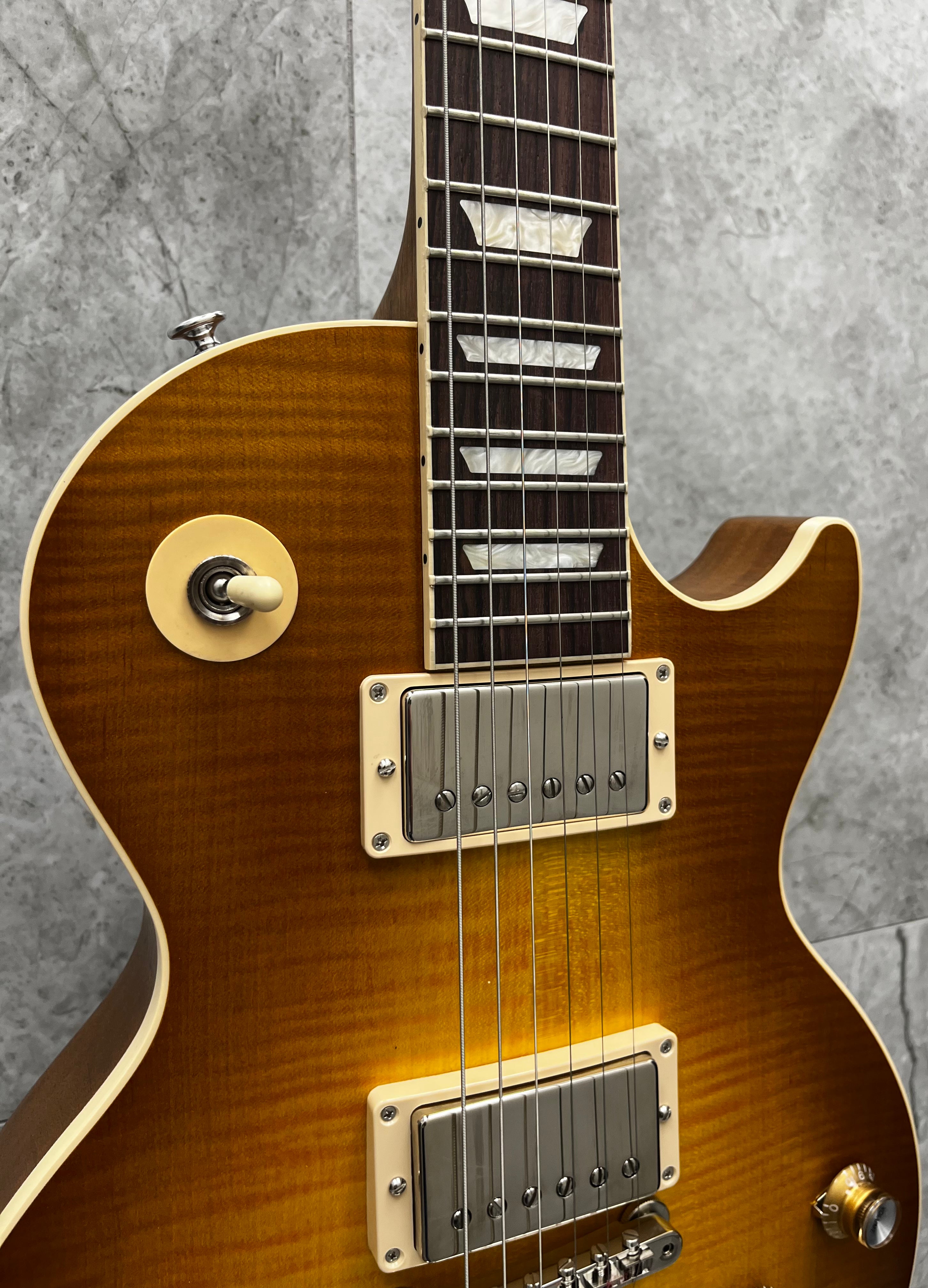 Gibson USA Kirk Hammett Greeny Les Paul Standard LPSKH00GGNH SERIAL NUMBER 210160106 - 9.0 LBS