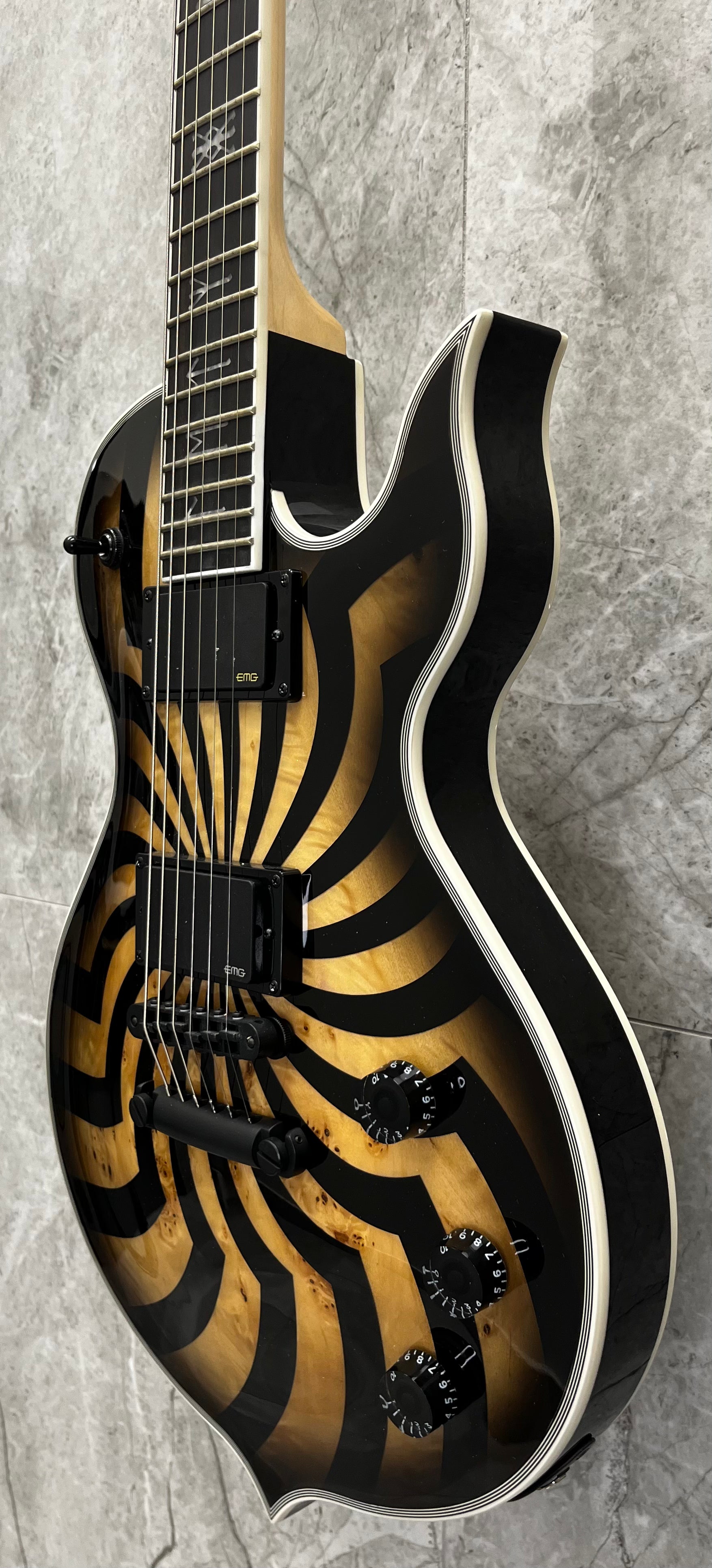 Wylde Audio Odin Grail Buzzsaw Charcoal Burst 4539-SHC SERIAL NUMBER WA26060094 - 9 LBS 2 OZ