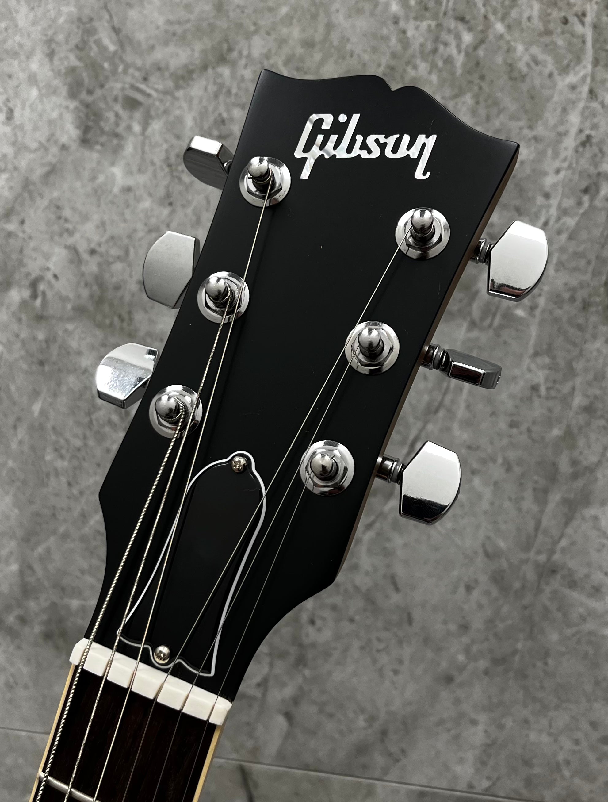 Gibson USA Kirk Hammett Greeny Les Paul Standard LPSKH00GGNH SERIAL NUMBER 210160106 - 9.0 LBS