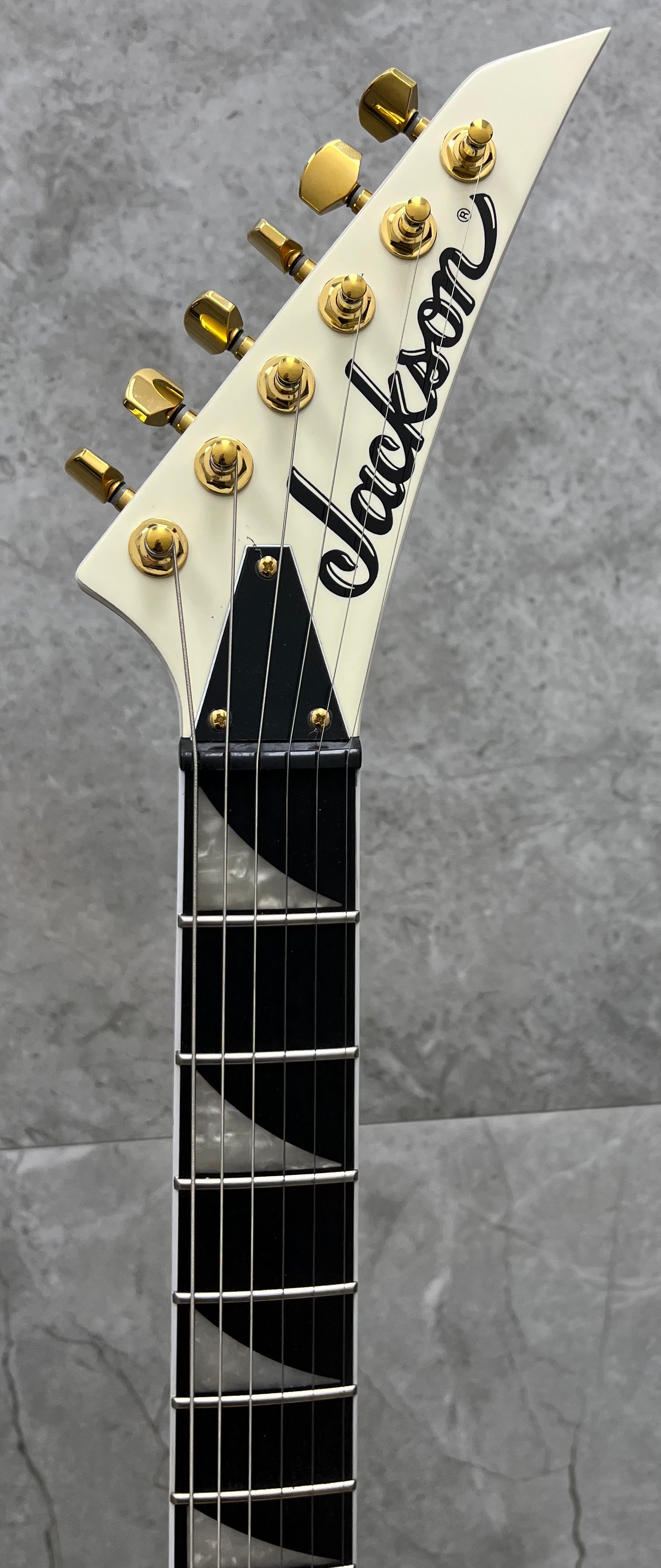 Jackson Pro Rhoads RRT-3, Ebony Fingerboard, Ivory with Black Pinstripes 2914311557