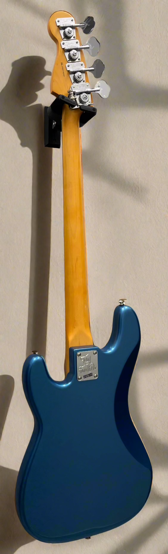 Fender USA Tony Franklin Fretless Precision Bass Ebony Fingerboard Lake Placid Blue 0190085802 SERIAL NUMBER US23110121 - 9.0 LBS