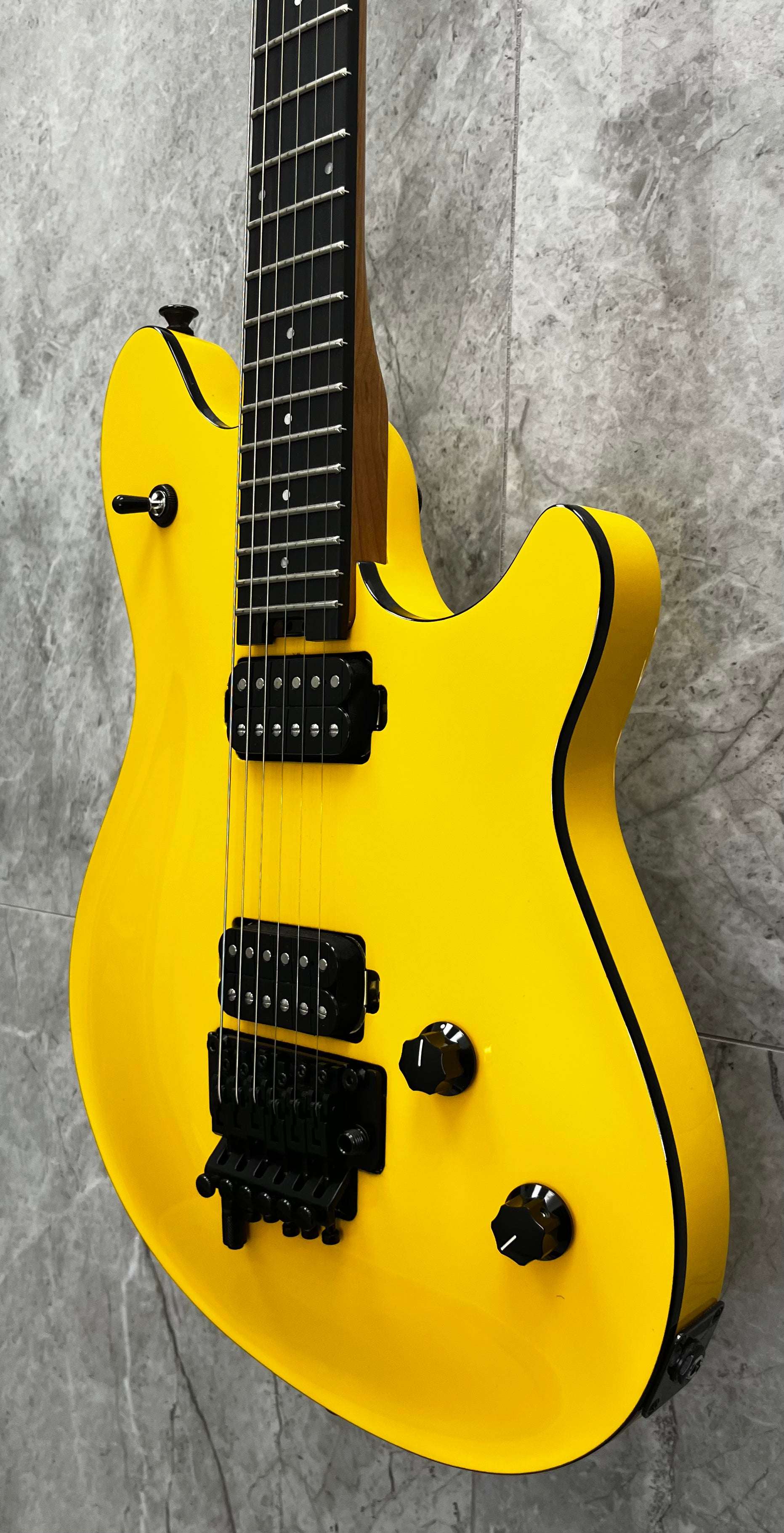 EVH Wolfgang Special Baked Maple Ebony Fingerboard Caution Yellow 5107701304 SERIAL NUMBER WG251379M - 7 LBS 5 OZ