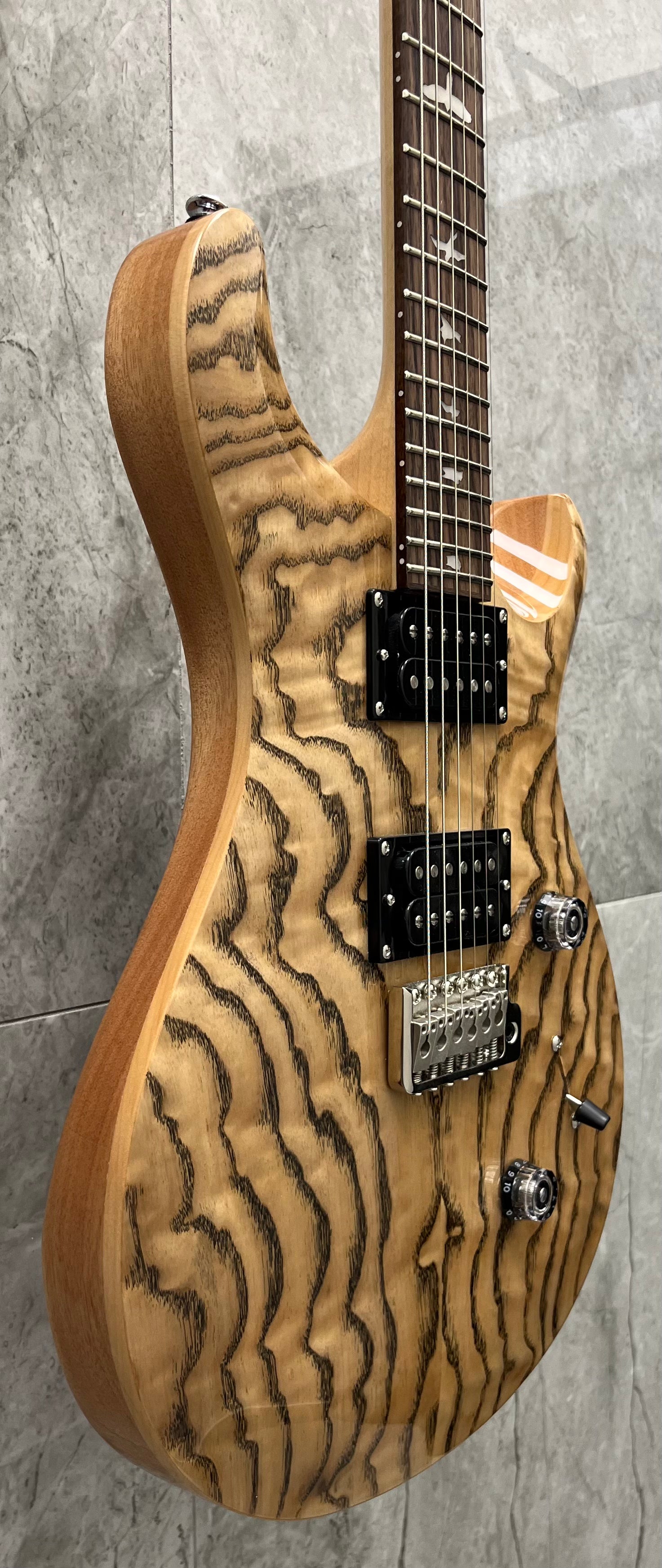 PRS SE LIMITED EDITION Exotic Custom 24 Swamp Ash Burl Natural 114983::NA: SERIAL NUMBER CTIG111833 - 7.2 LBS