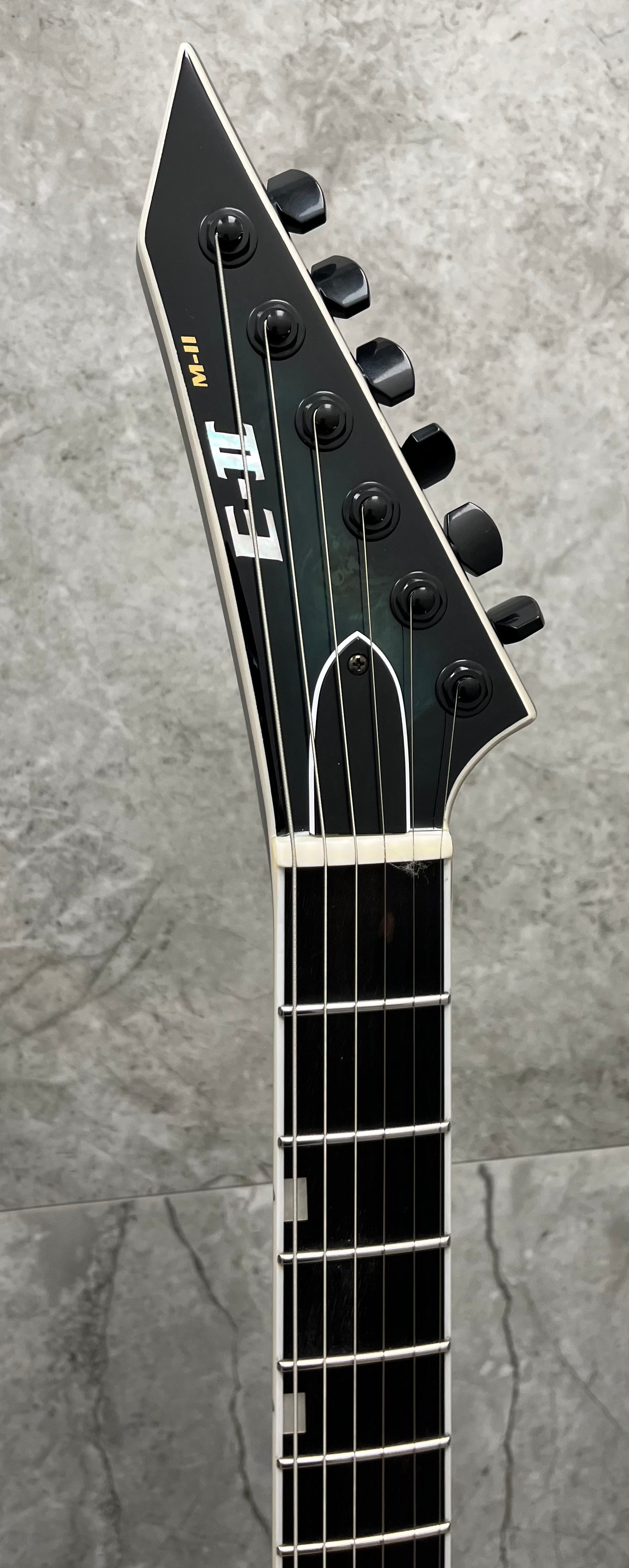 ESP MADE IN JAPAN E-II M-II HT MERCURY BLUE BURST EII MII W/ HARD SHELL CASE EIIMIIHTBMMBLUB SERIAL NUMBER ES6091243 - 8.2LBS