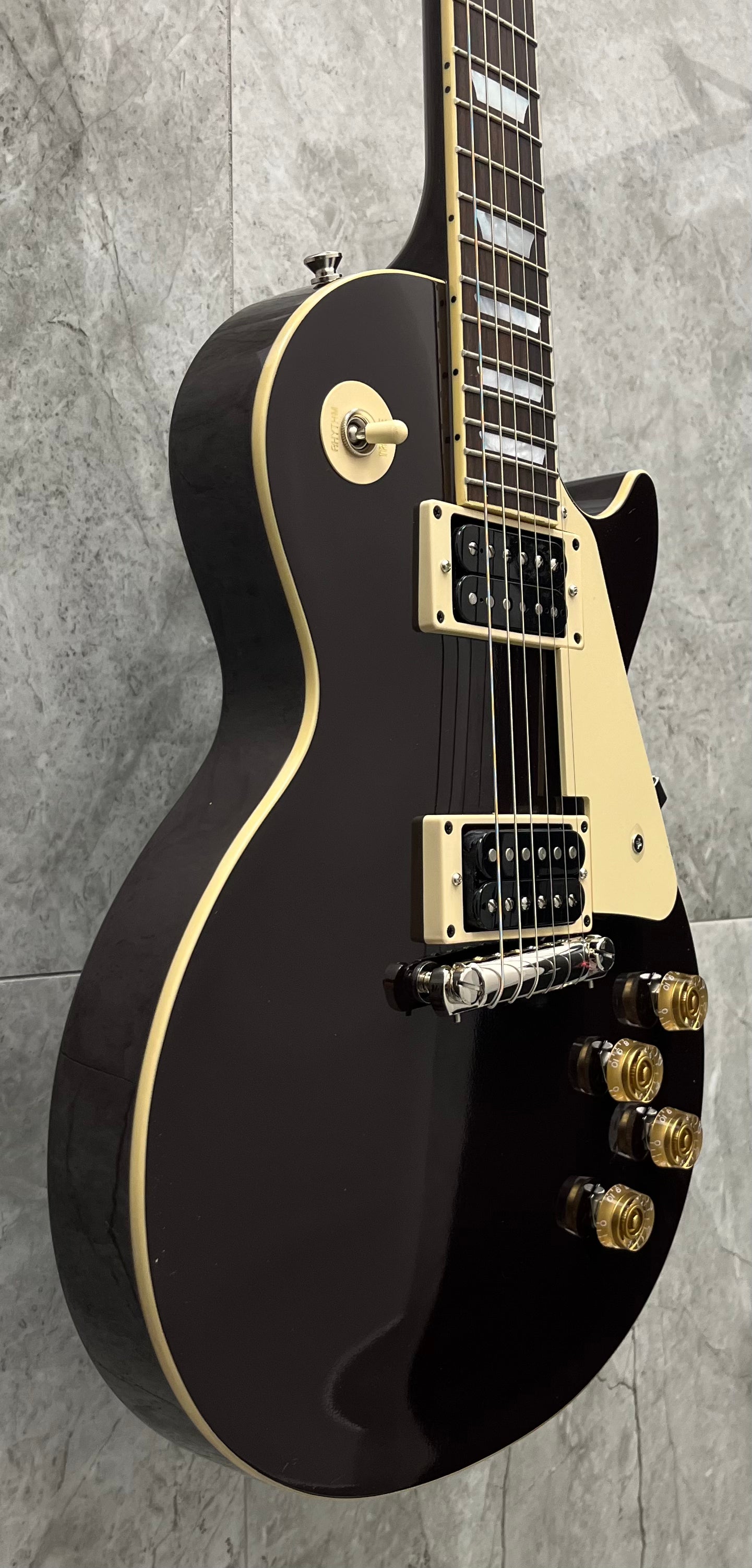 Epiphone Inspired by Gibson Custom Jeff Beck Oxblood 1954 Les Paul W/ HARDSHELL CASE ECJB54AOXNH SERIAL NUMBER 25011523760 - 8.0 LBS