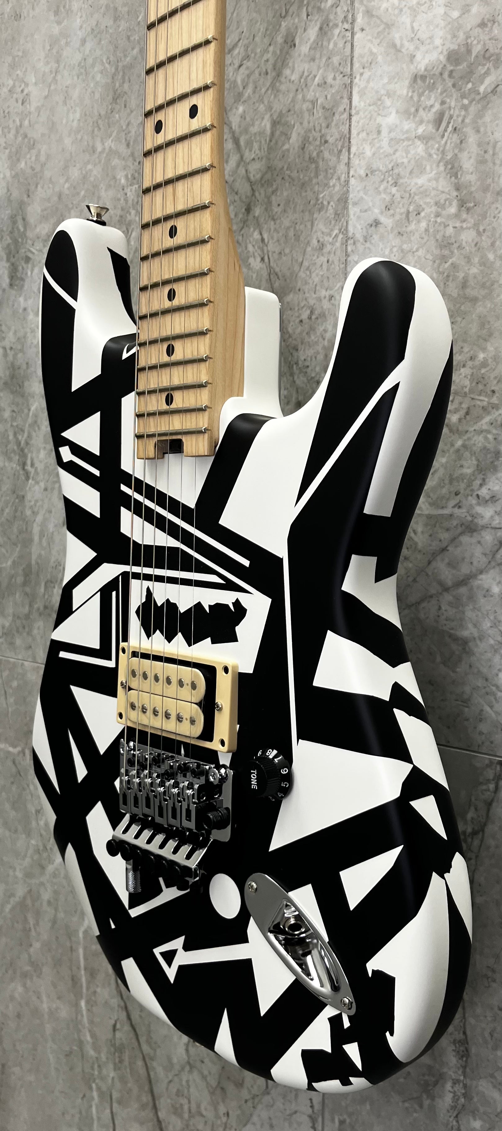 EVH Striped Series Shapes RUDE Maple Fingerboard, White and Black W/ GIG BAG 510-7902-381 SERIAL NUMBER EVH2601148 - 7 LBS 12 OZ