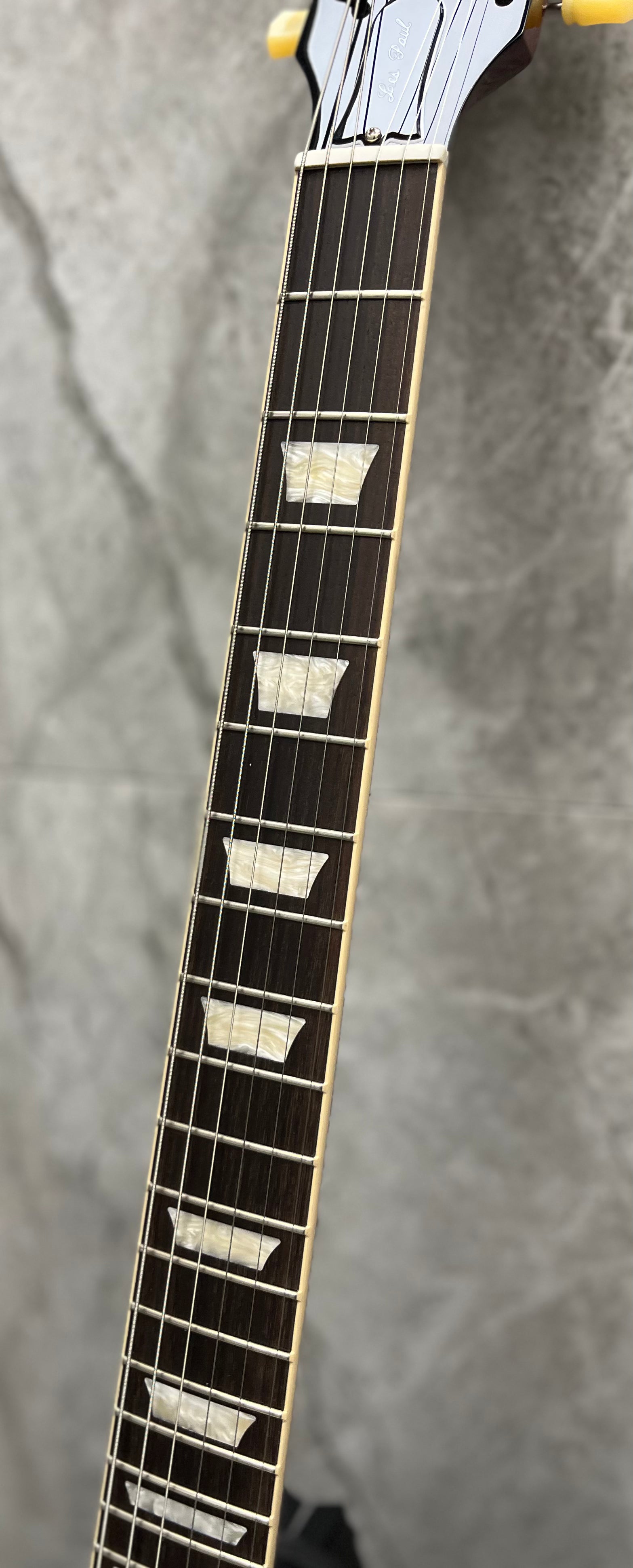 Gibson LIMITED EDITION USA Jake Kiszka Greta Van Fleet SIGNATURE SG Standard MODEL SG61JK25FVNH SERIAL NUMBER 235350084 - 6.0 LBS