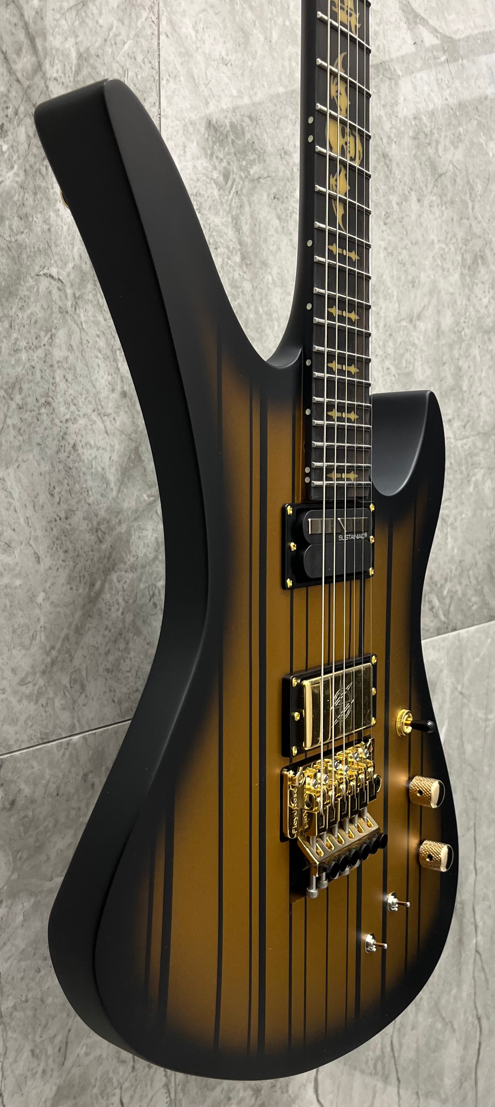 Schecter SYNYSTER-CST-S-SGB SYNYSTER CUSTOM-S SUSTAINIAC Satin Gold Burst 1743-SHC