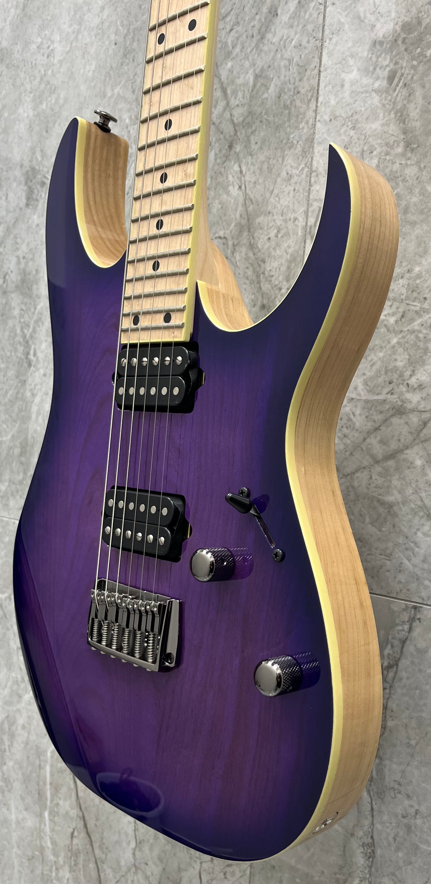 Ibanez RG Prestige Made in Japan 6 string Electric Guitar w/Case - Royal Plum Burst RG652AHMFXRPB SERIAL NUMBER F2509361 - 7.4 LBS