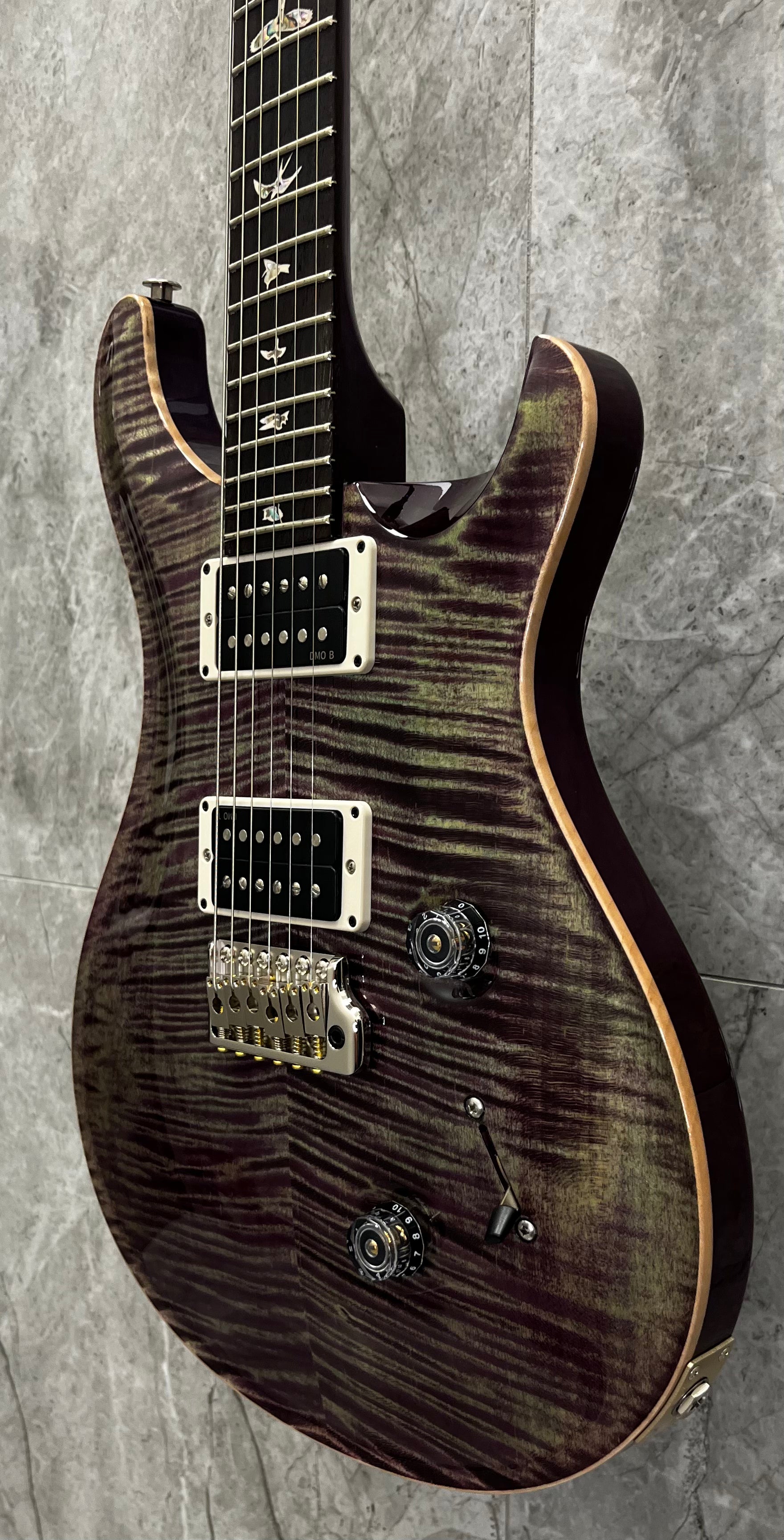 PRS GUITARS USA CUSTOM 24 SPRAYERS CHOICE 112786::XX Aroura Borealis with Translucent Purple Sparkle Back SERIAL NUMBER 26 0430964 - 7 LBS 8 OZ