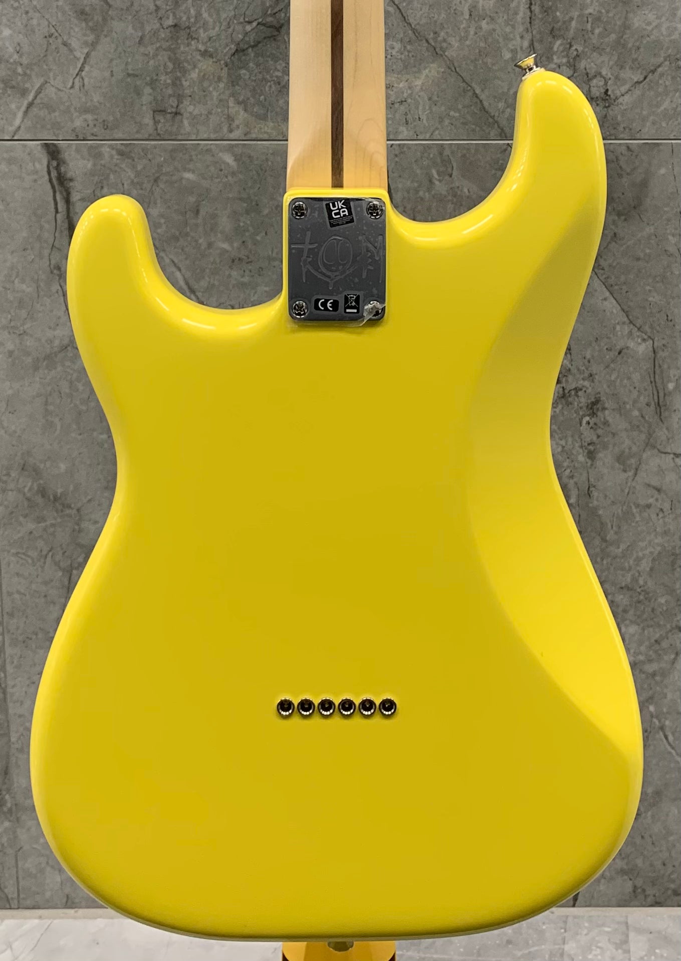 FENDER Limited Edition Tom Delonge Stratocaster, Rosewood Fingerboard, Graffiti Yellow 0148020363