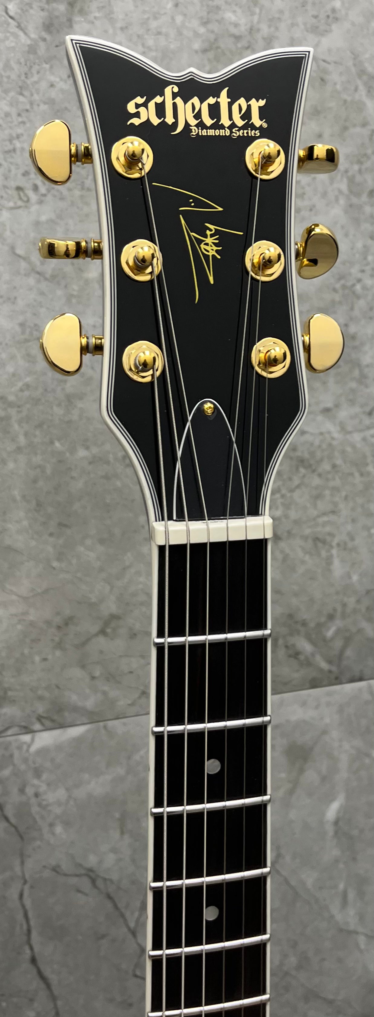 Schecter Zacky Vengeance Signature Guitar H6Llyw66D-S w/ Sustainiac Pickup Gloss Black 545-SHC SERIAL NUMBER W24091880 - 7.6 LBS