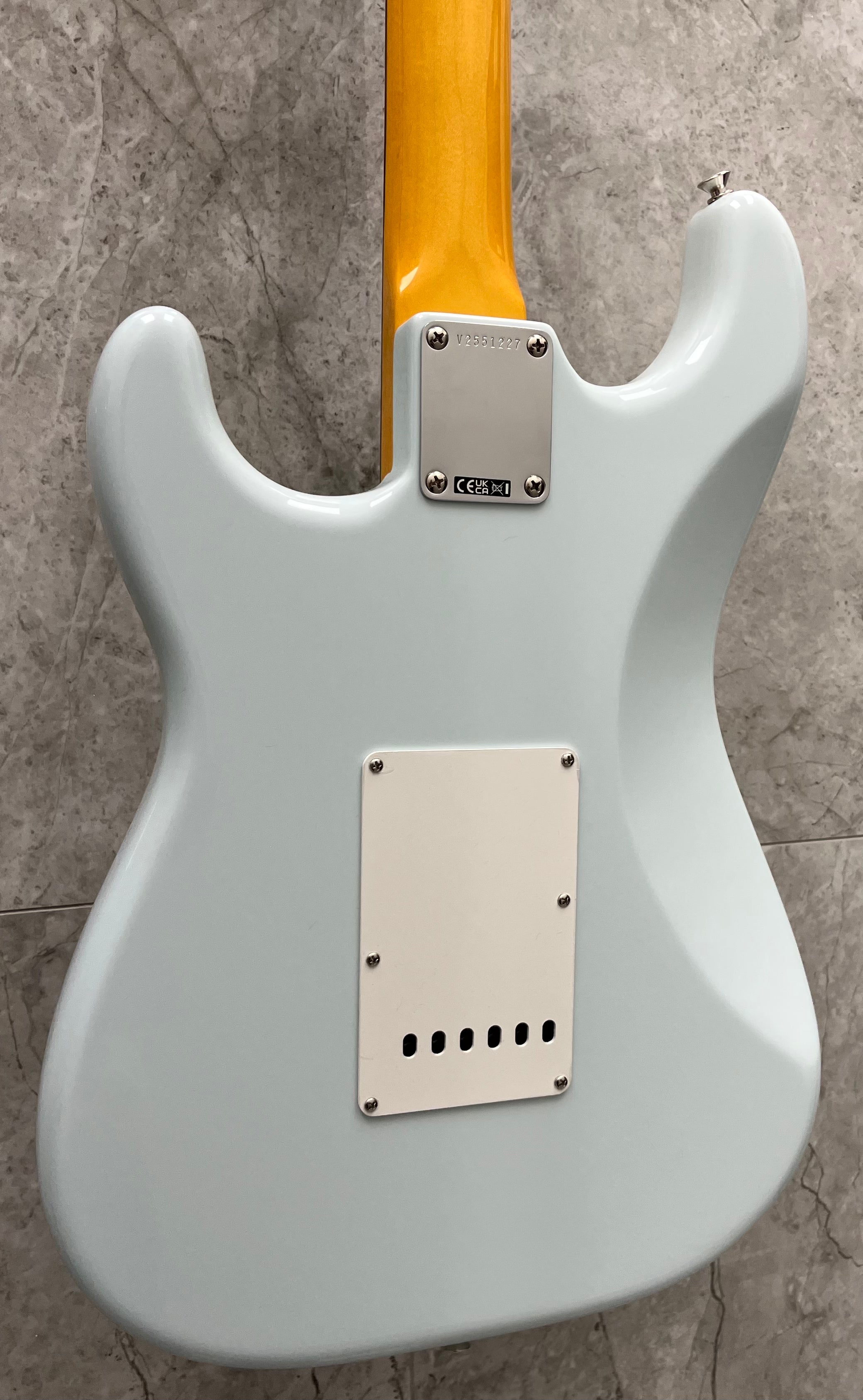 FENDER American Vintage II 1965 Stratocaster Round-Lam Rosewood Fingerboard, Sonic Blue 0110280872 SERIAL NUMBER V2551227 - 8.2 LBS