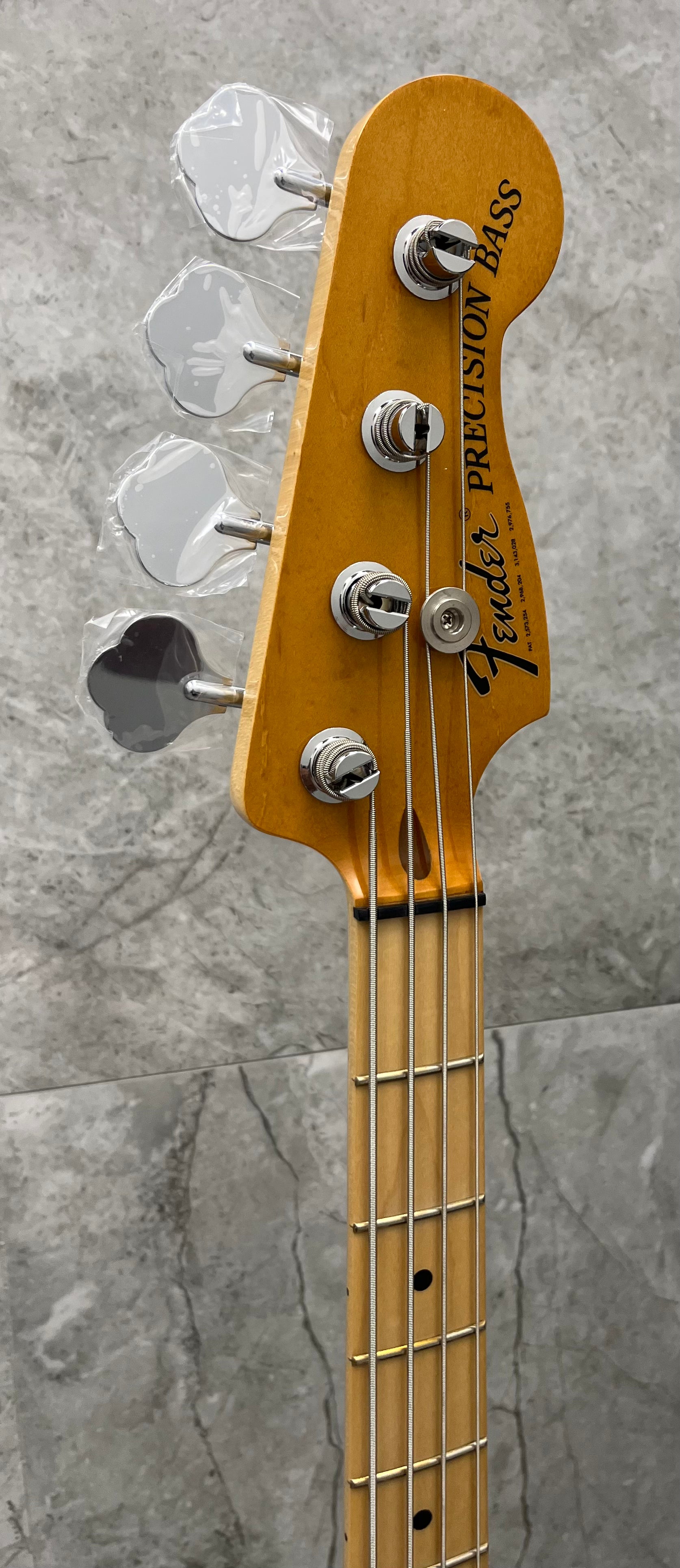 Fender Steve Harris Precision Bass, Maple Fingerboard, Olympic White 0141032305 SERIAL NUMBER MX25120951 - 11 LBS 12 OZ