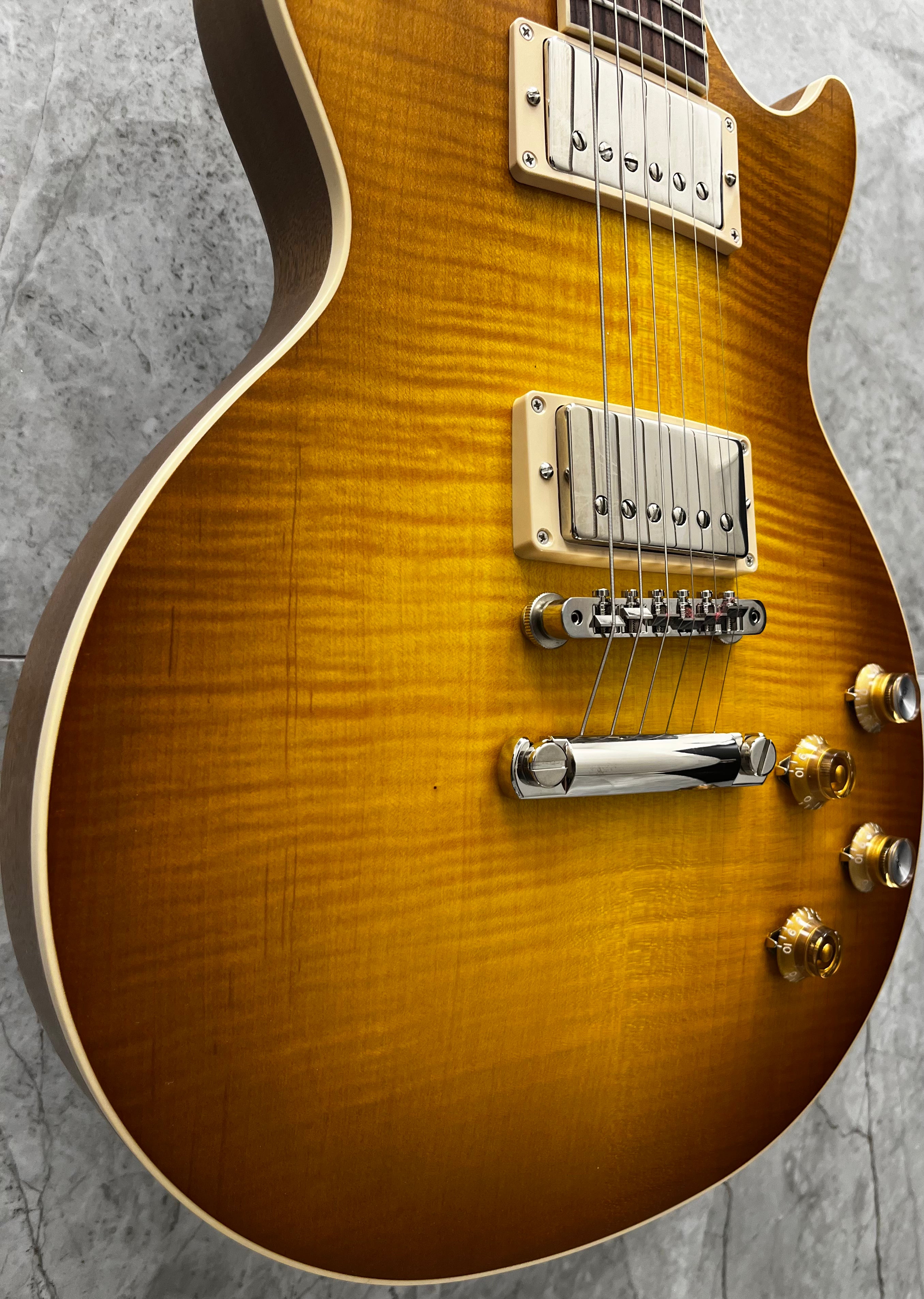 Gibson USA Kirk Hammett Greeny Les Paul Standard LPSKH00GGNH SERIAL NUMBER 210160106 - 9.0 LBS