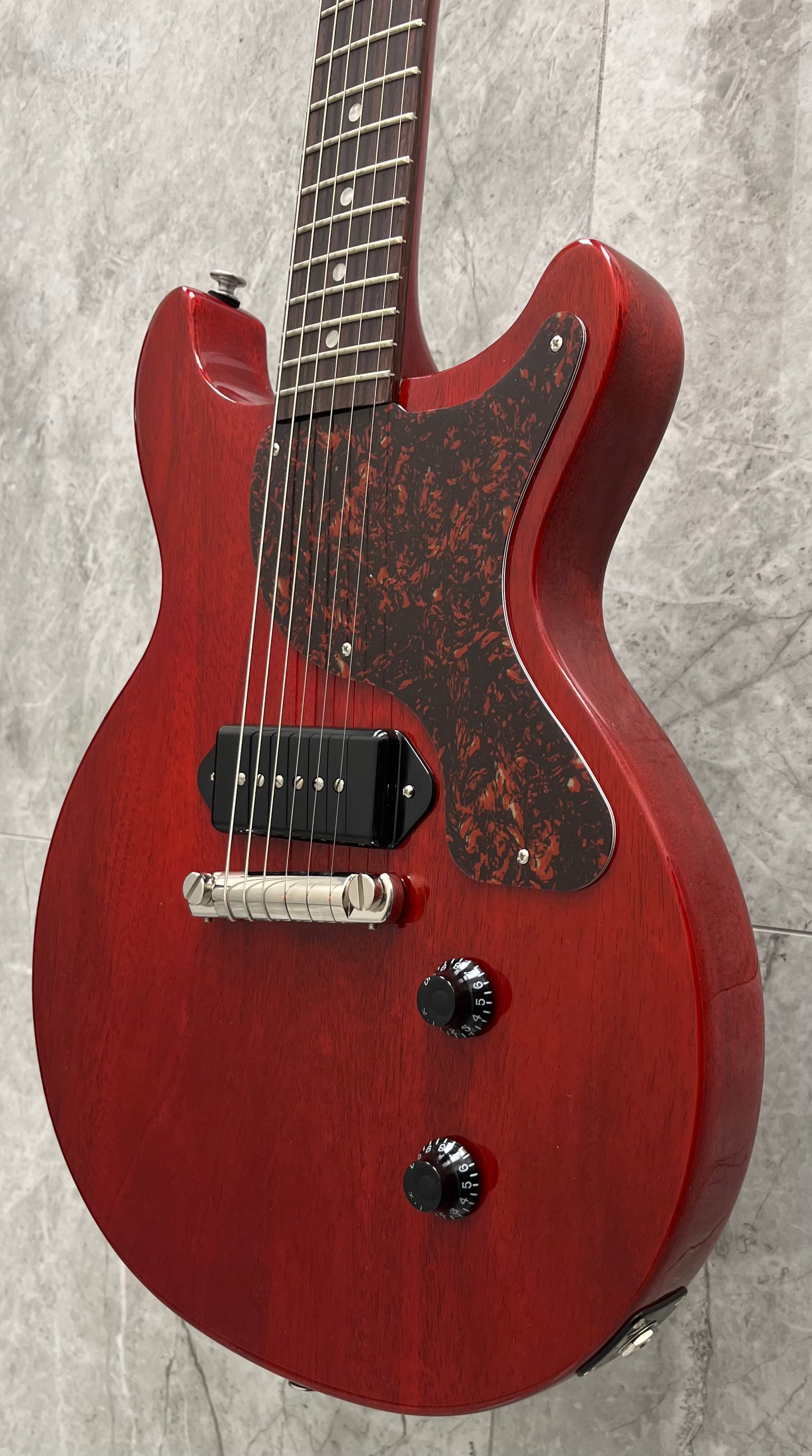 Gibson USA Les Paul Junior Double Cut Vintage Cherry w/ Hard Shell case LPJDTORT24VENH SERIAL NUMBER 231840239 - 6.6 LBS