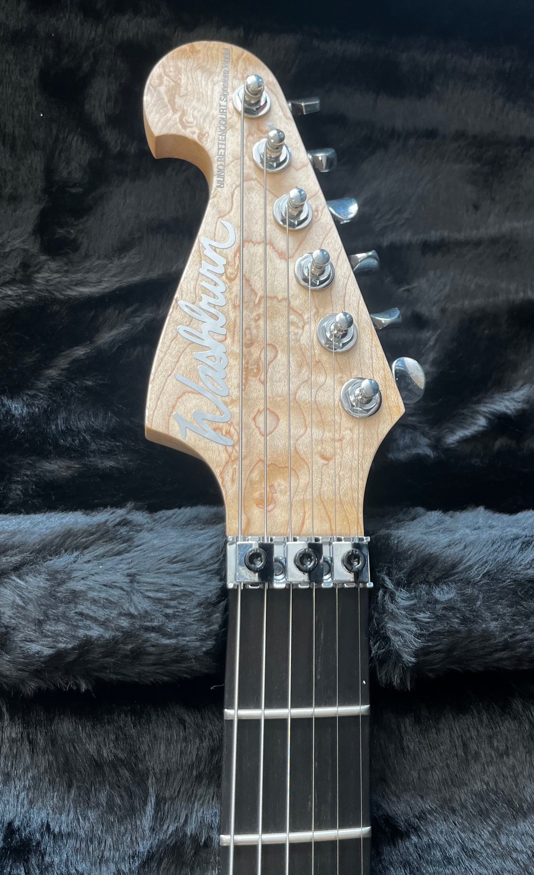 Washburn N4 Authentic Nuno Bettencourt MADE IN THE USA Signature Guitar N4AUTHENTIC-D SERIAL NUMBER 2511615 - 7 LBS 2 OZ