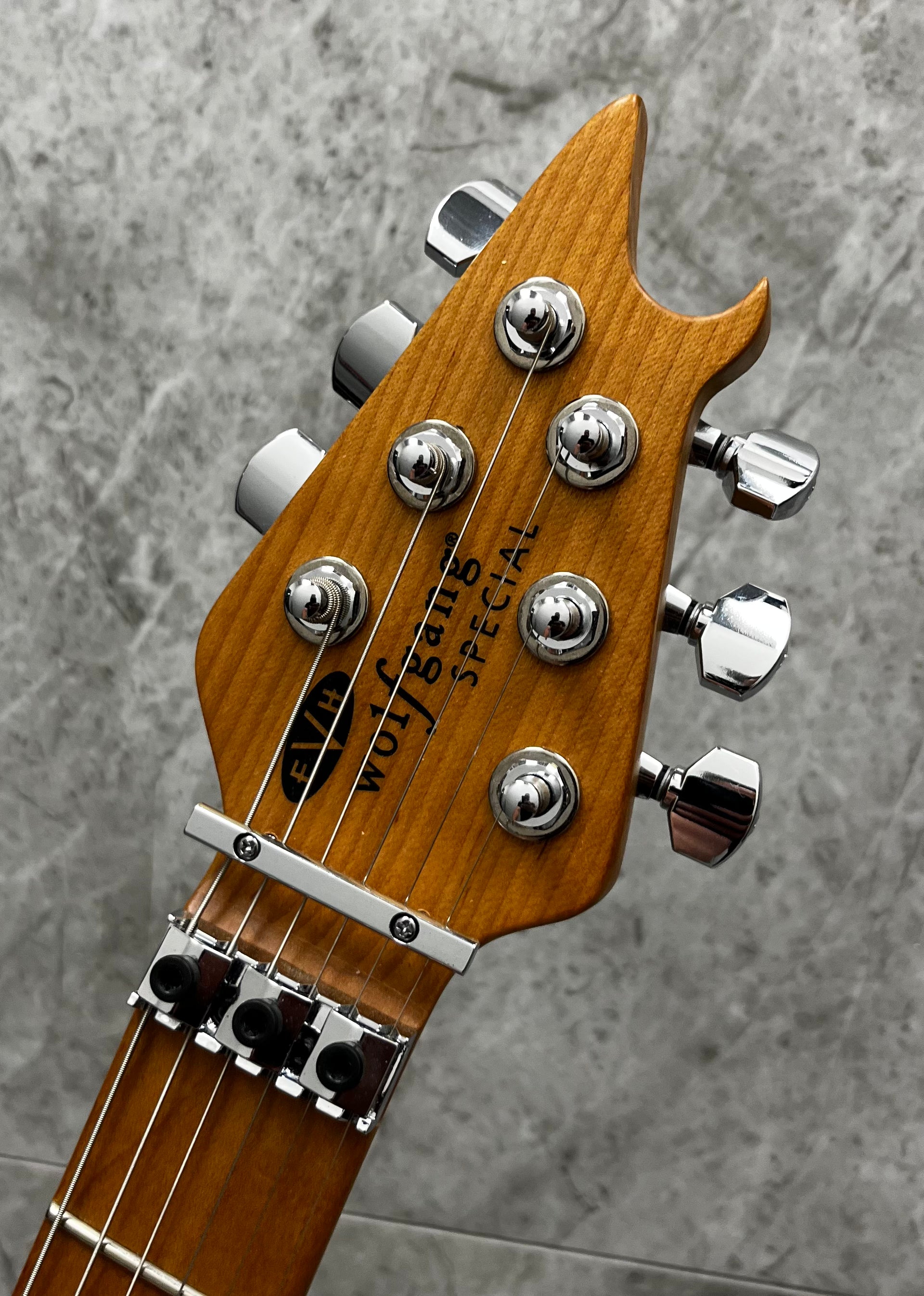 EVH Wolfgang Special QUILTED MAPLE -  Baked Maple Fingerboard Solar 5107701596 SERIAL NUMBER WG22187QM - 8 lbs 5 oz