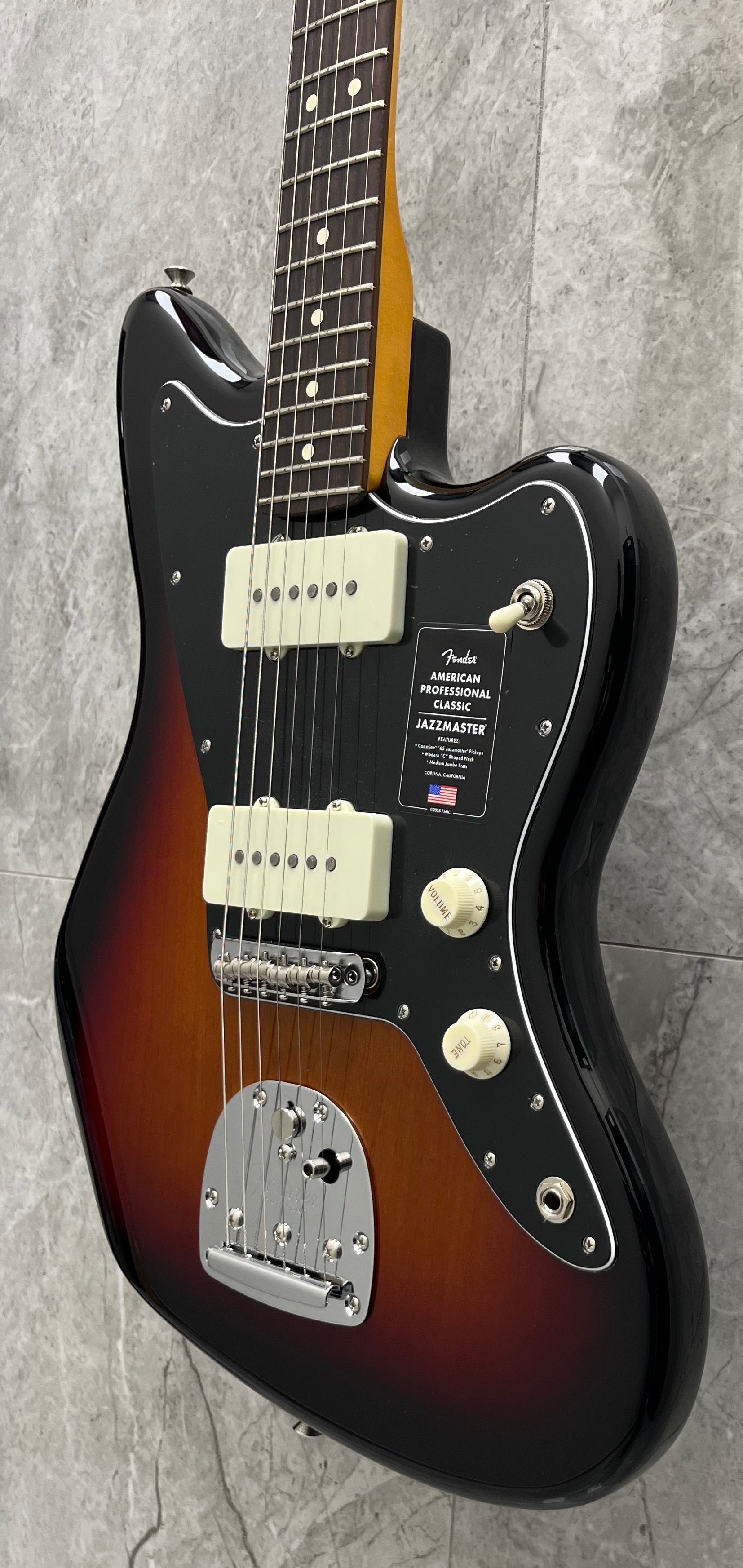 Fender American Professional Classic Jazzmaster Rosewood Fingerboard, 3-Color Sunburst 0114980300 SERIAL NUMBER US25095193 - 8.0 LBS