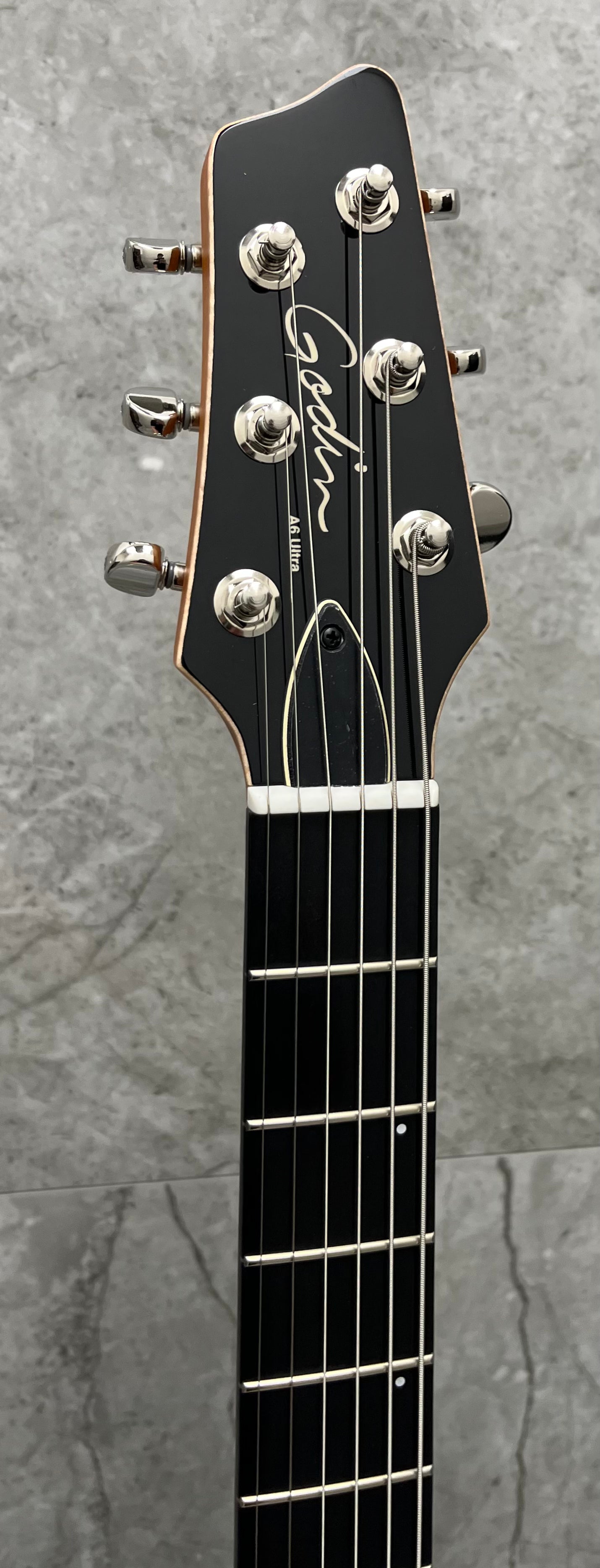 Godin Made in Canada A6 ULTRA Natural SG Left Handed 036752