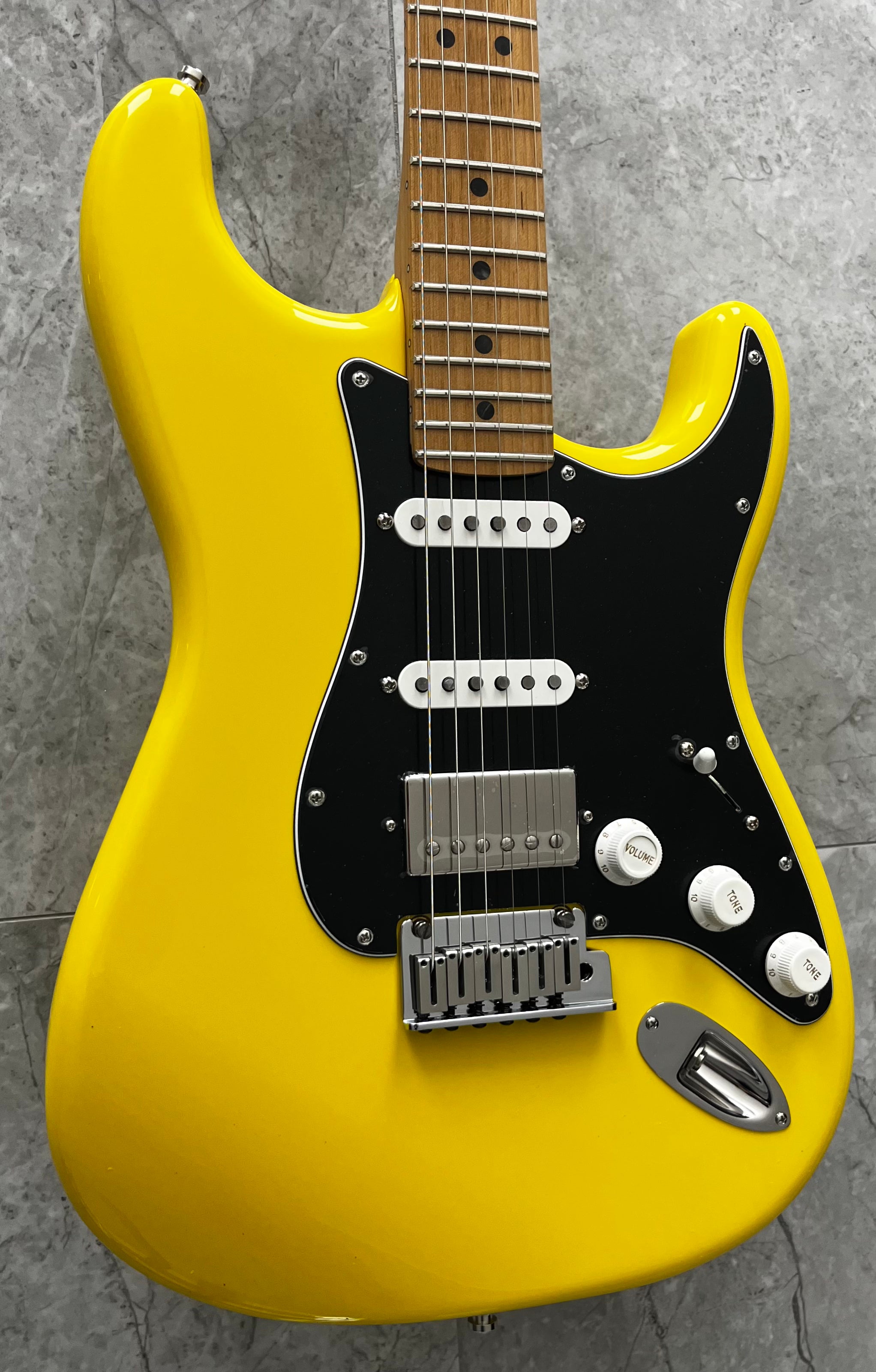 Fender Limited Edition American Ultra II Stratocaster HSS Graffiti Yellow w/Seymour Duncan 0179152713 SERIAL NUMBER US26000726 - 8 LBS 2 OZ